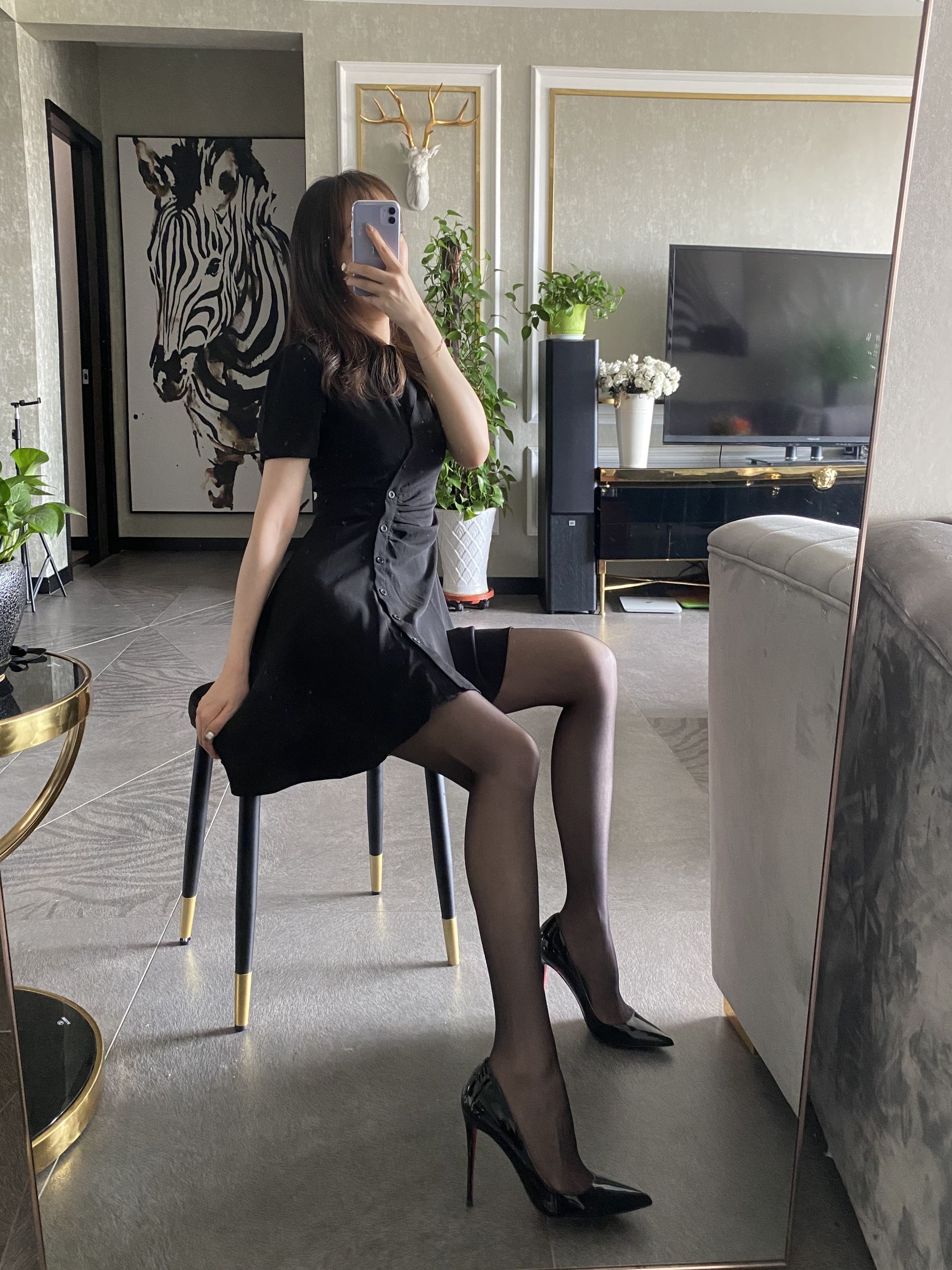 丝足博主麋鹿_Monroe 2020.08.27 黑丝梦想 [34P] - 秀人网免费无水印在线套图写真