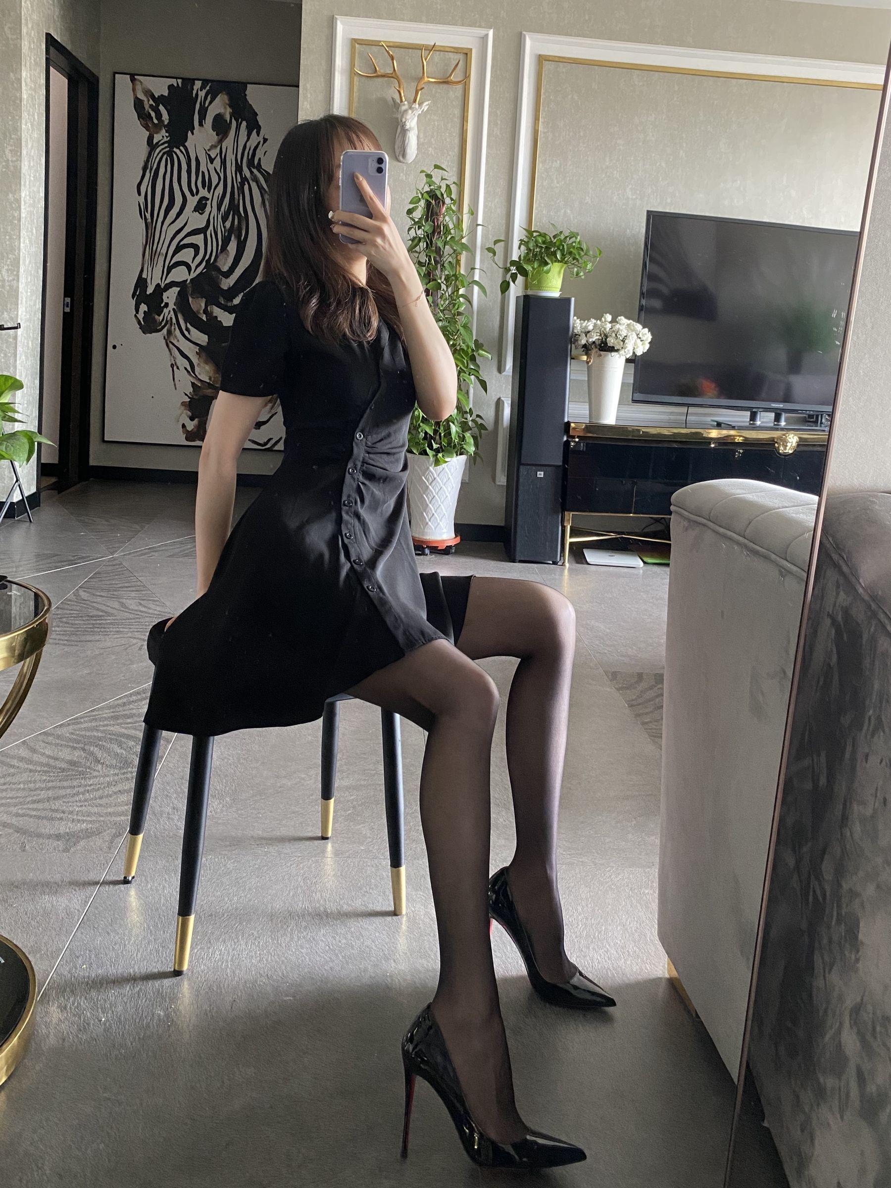 丝足博主麋鹿_Monroe 2020.08.27 黑丝梦想 [34P] - 秀人网免费无水印在线套图写真