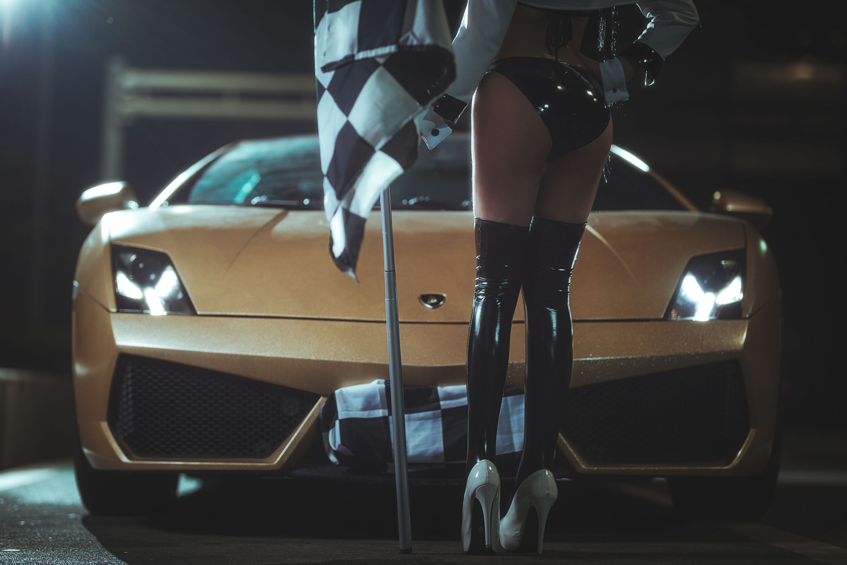 二次元妹子抱走莫子aa 赛车女郎 [23P] - 秀人网免费无水印在线套图写真