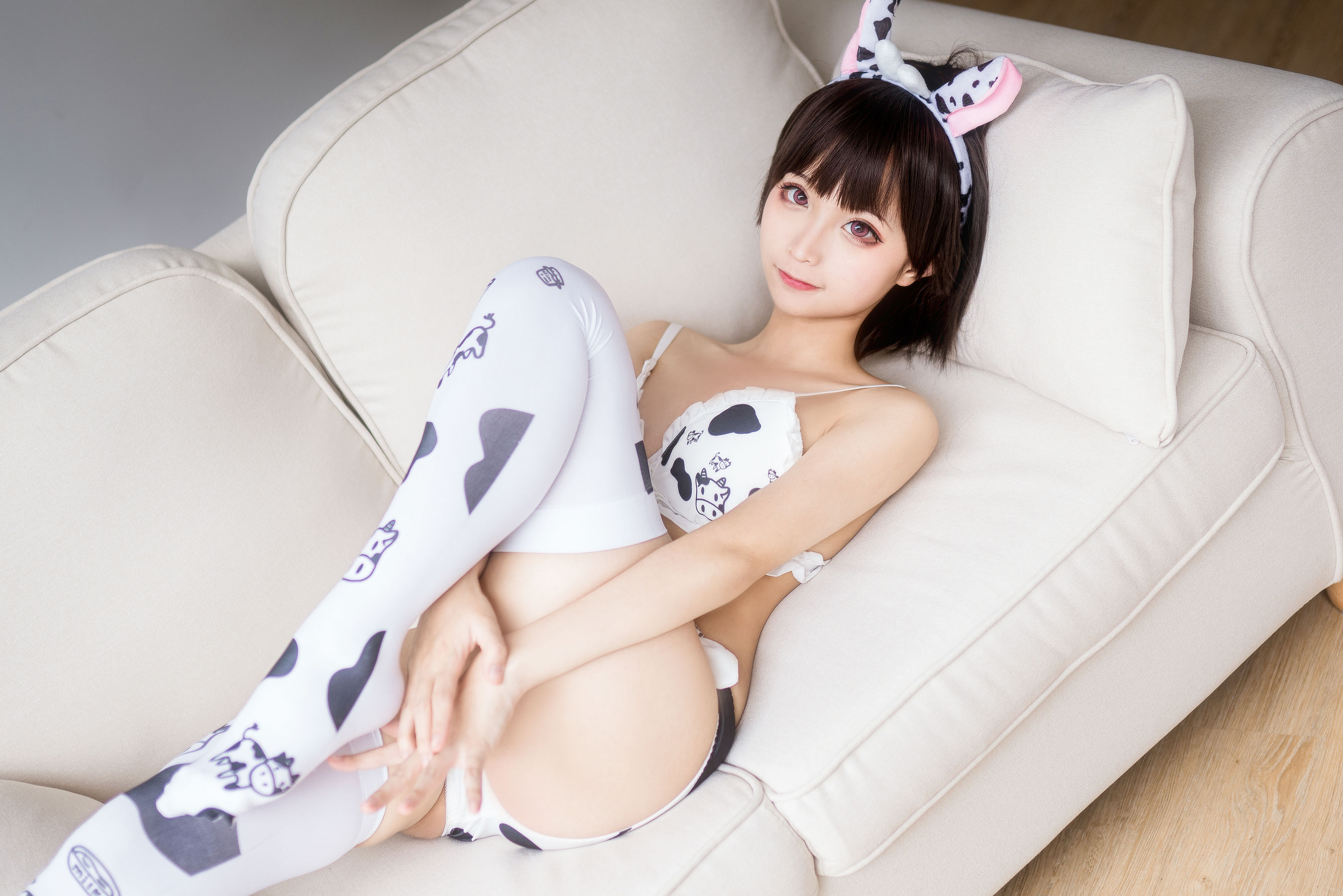 动漫博主蠢沫沫 – 奶牛比基尼 [40P] - 秀人网免费无水印在线套图写真