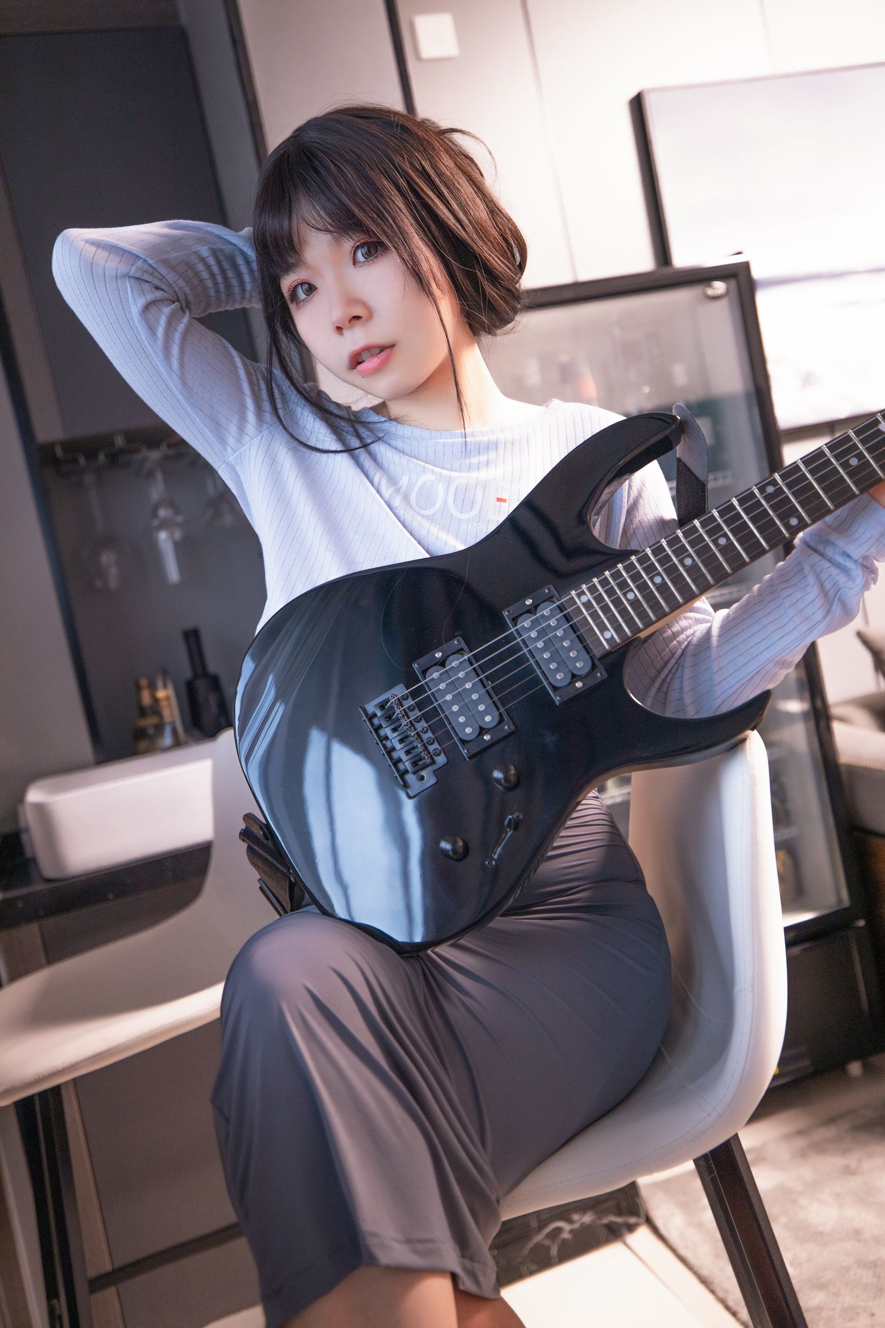 自闭颜球球(无颜小天使wy) – 吉他妹妹 [38P] - 秀人网免费无水印在线套图写真