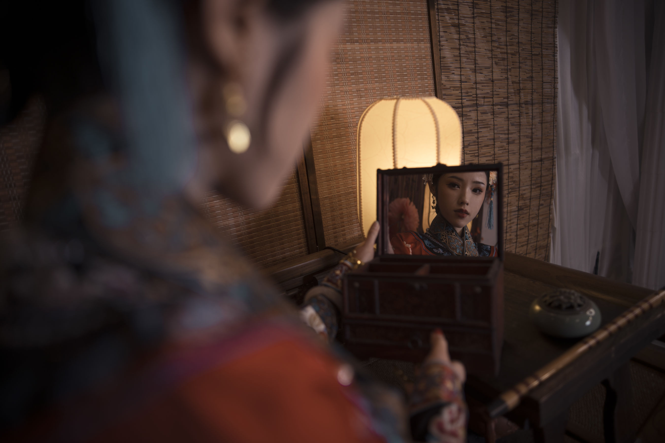 钛合金大粑粑 – 满清服饰 [50P] - 秀人网免费无水印在线套图写真