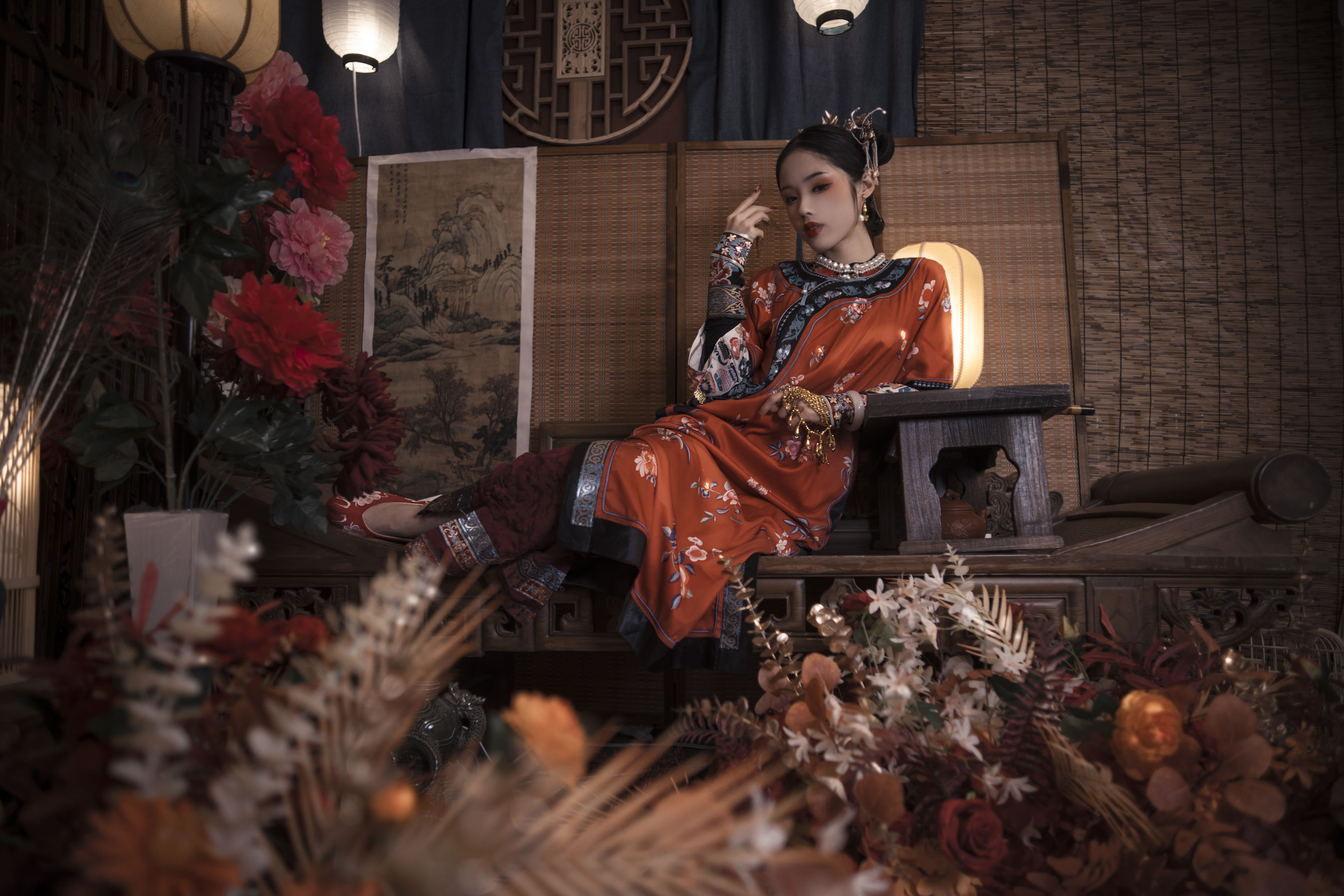 钛合金大粑粑 – 满清服饰 [50P] - 秀人网免费无水印在线套图写真