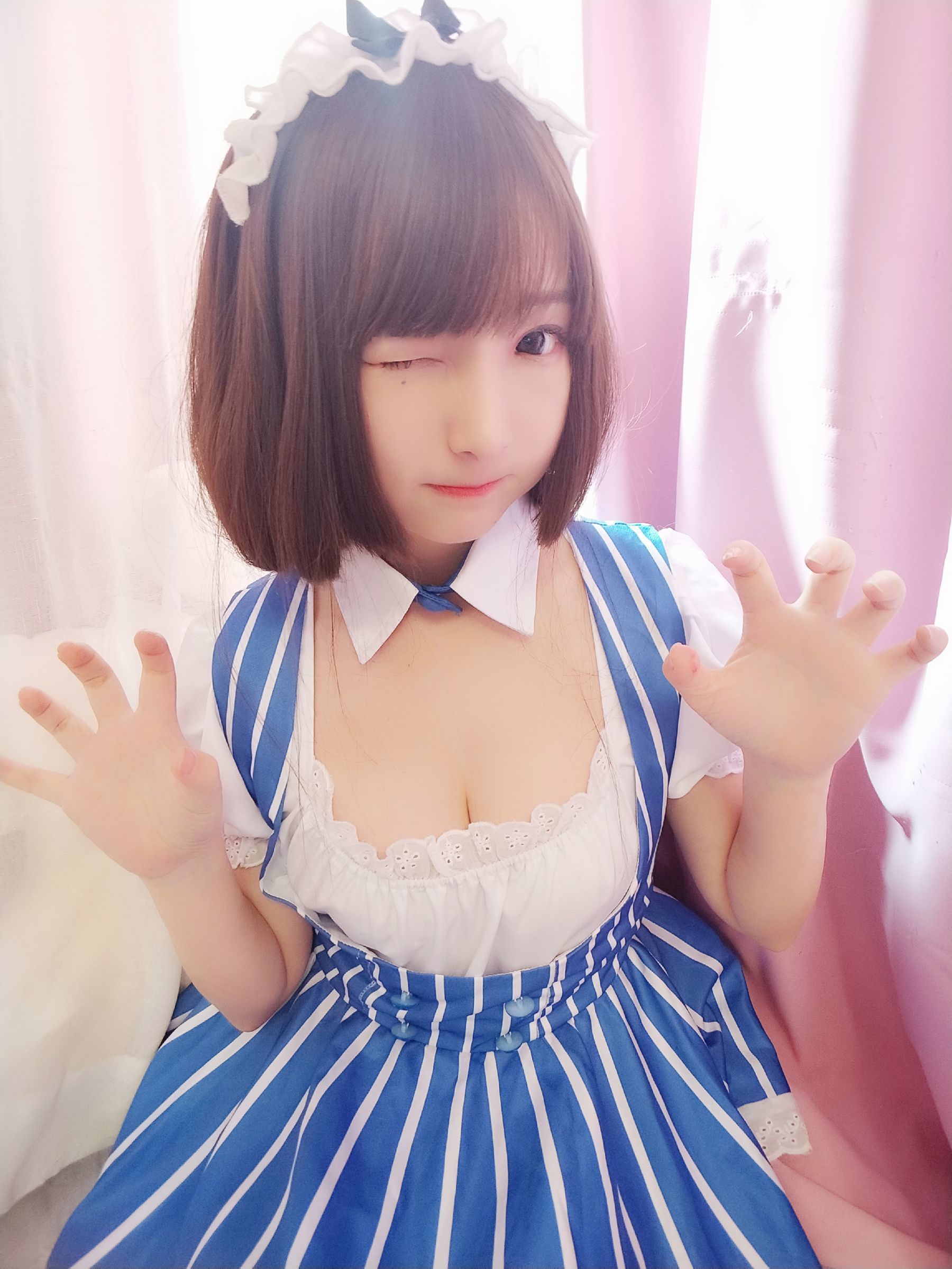 二次元美女古川kagura 加藤惠女仆 [17P] - 秀人网免费无水印在线套图写真