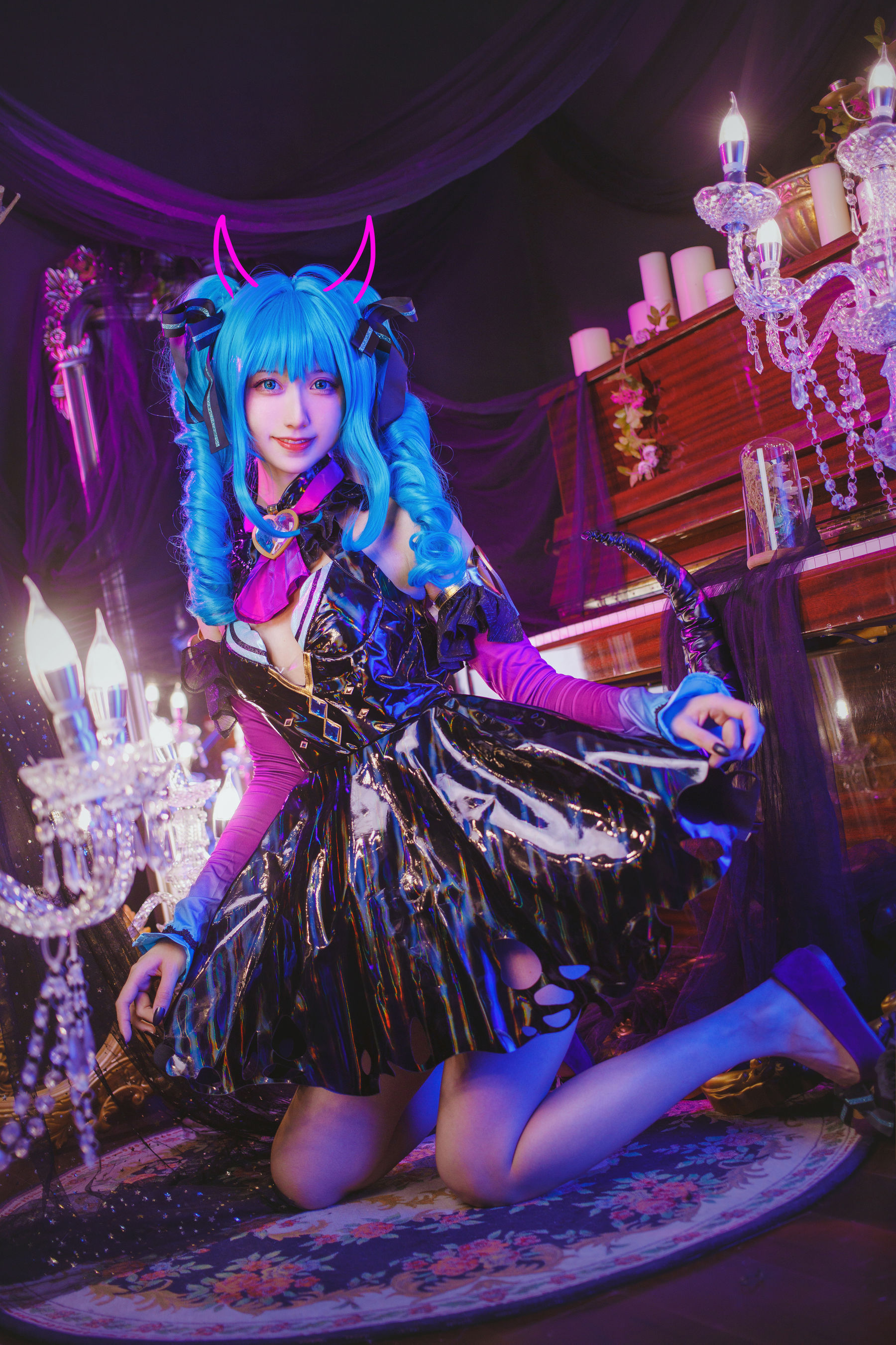 萌系小姐姐木绵绵OwO – miku小恶魔 [19P] - 秀人网免费无水印在线套图写真