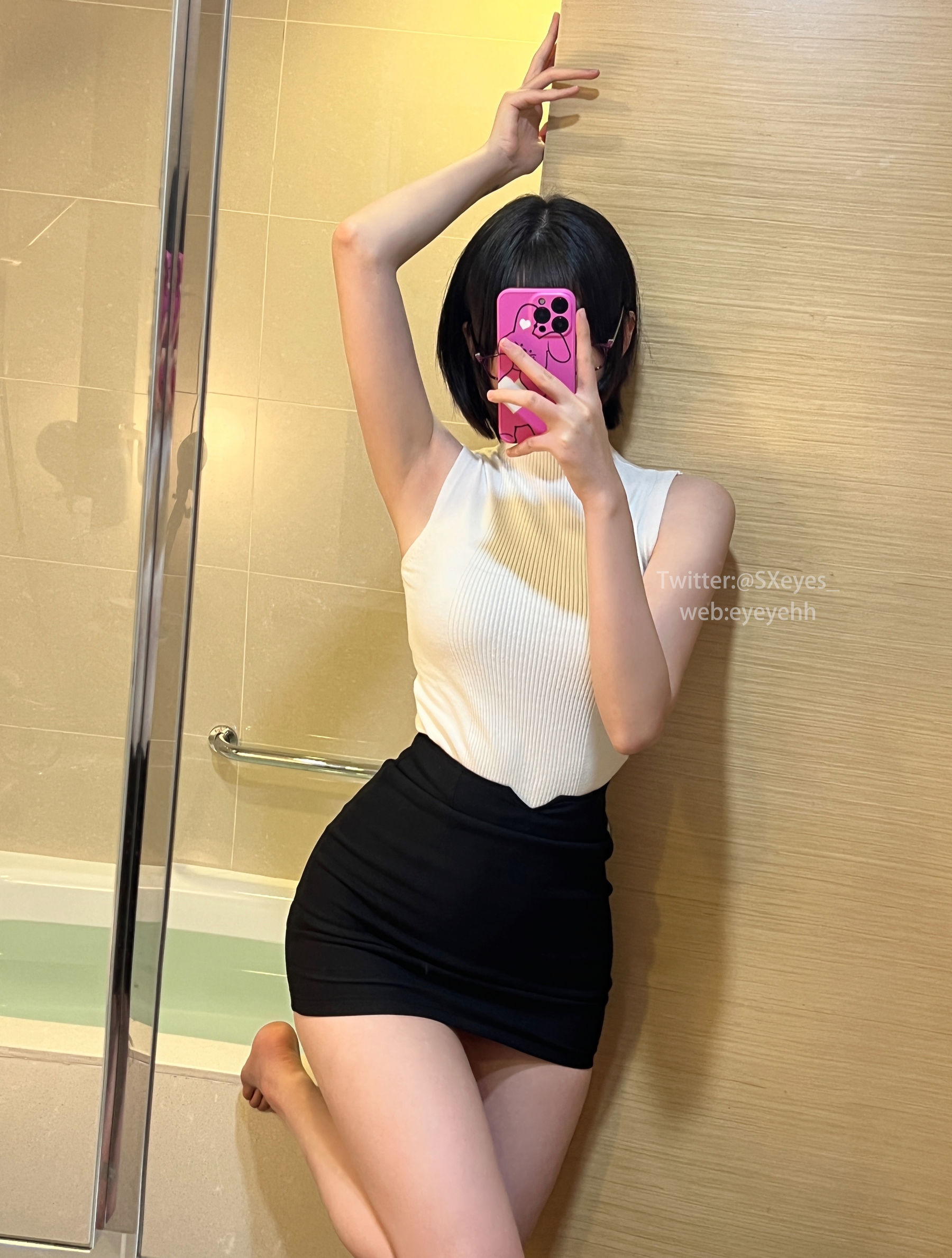 萌妹子眼酱大魔王w – 风吕に入る [26P] - 秀人网免费无水印在线套图写真