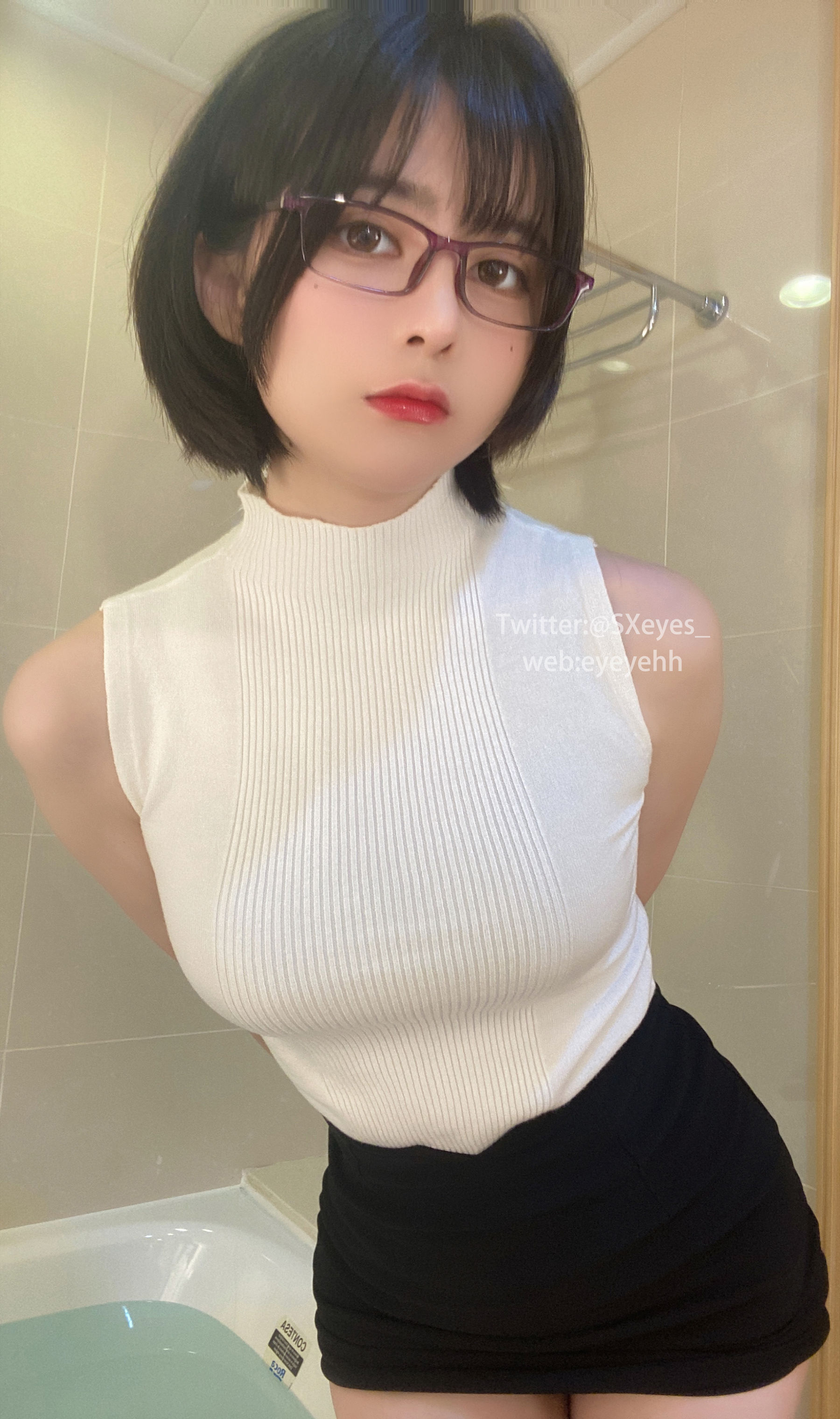 萌妹子眼酱大魔王w – 风吕に入る [26P] - 秀人网免费无水印在线套图写真