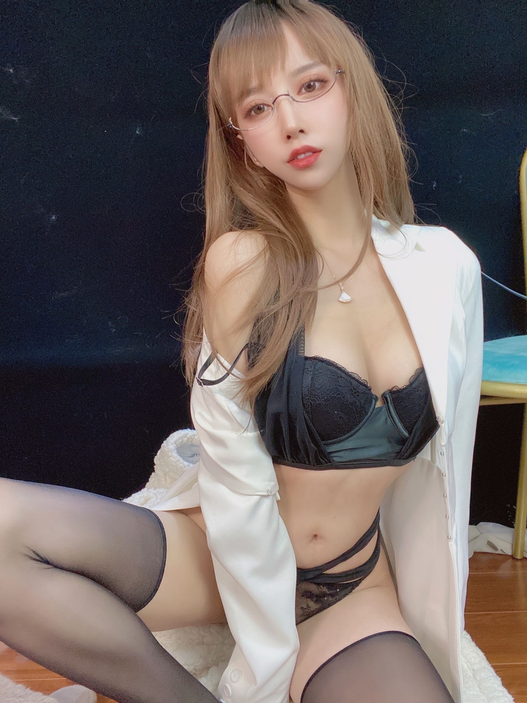 斗鱼米线线sama – 朱砂痣 [30P] - 秀人网免费无水印在线套图写真