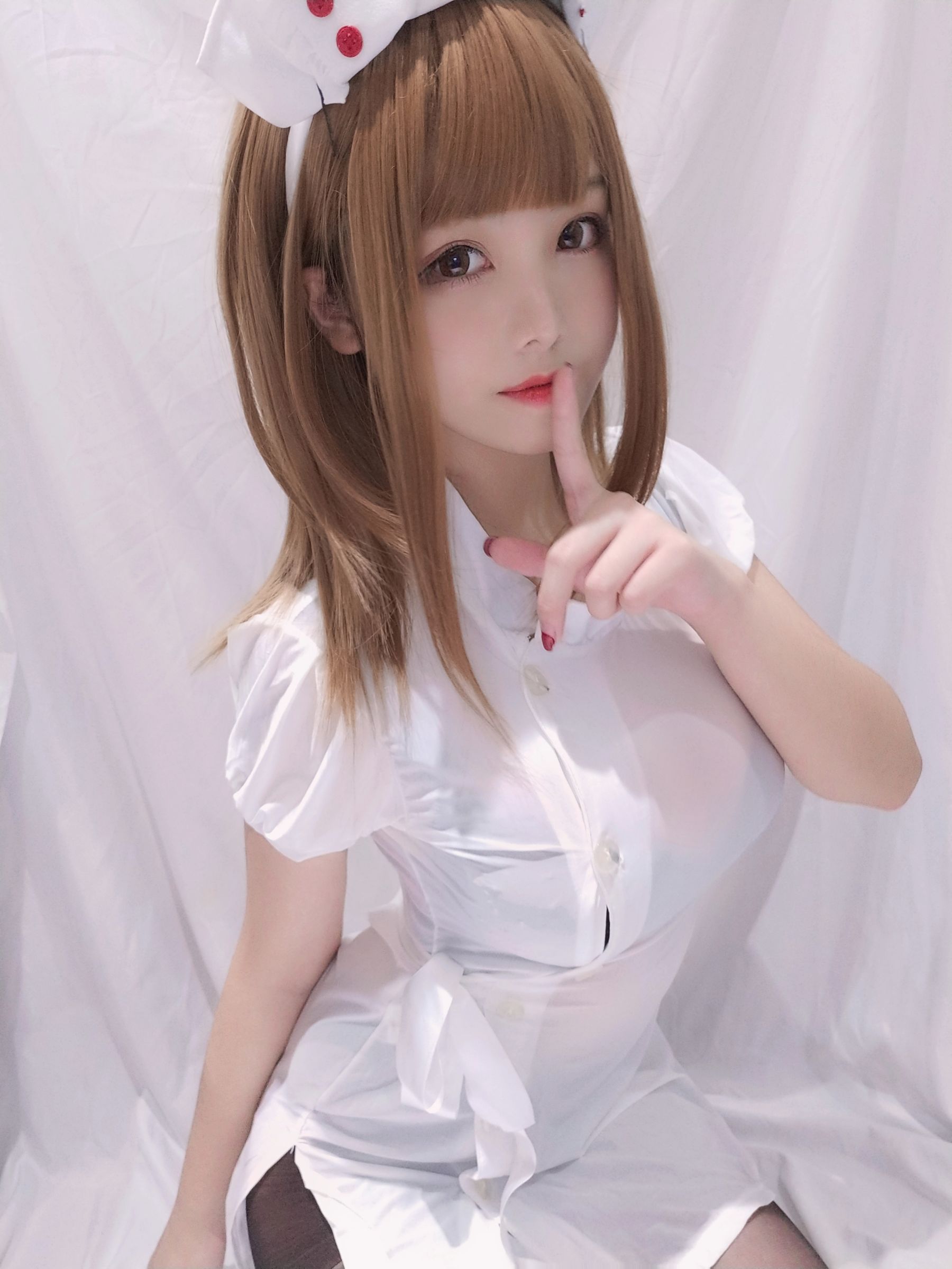 萌系小姐姐蜜汁猫裘 – 小护士 [41P] - 秀人网免费无水印在线套图写真