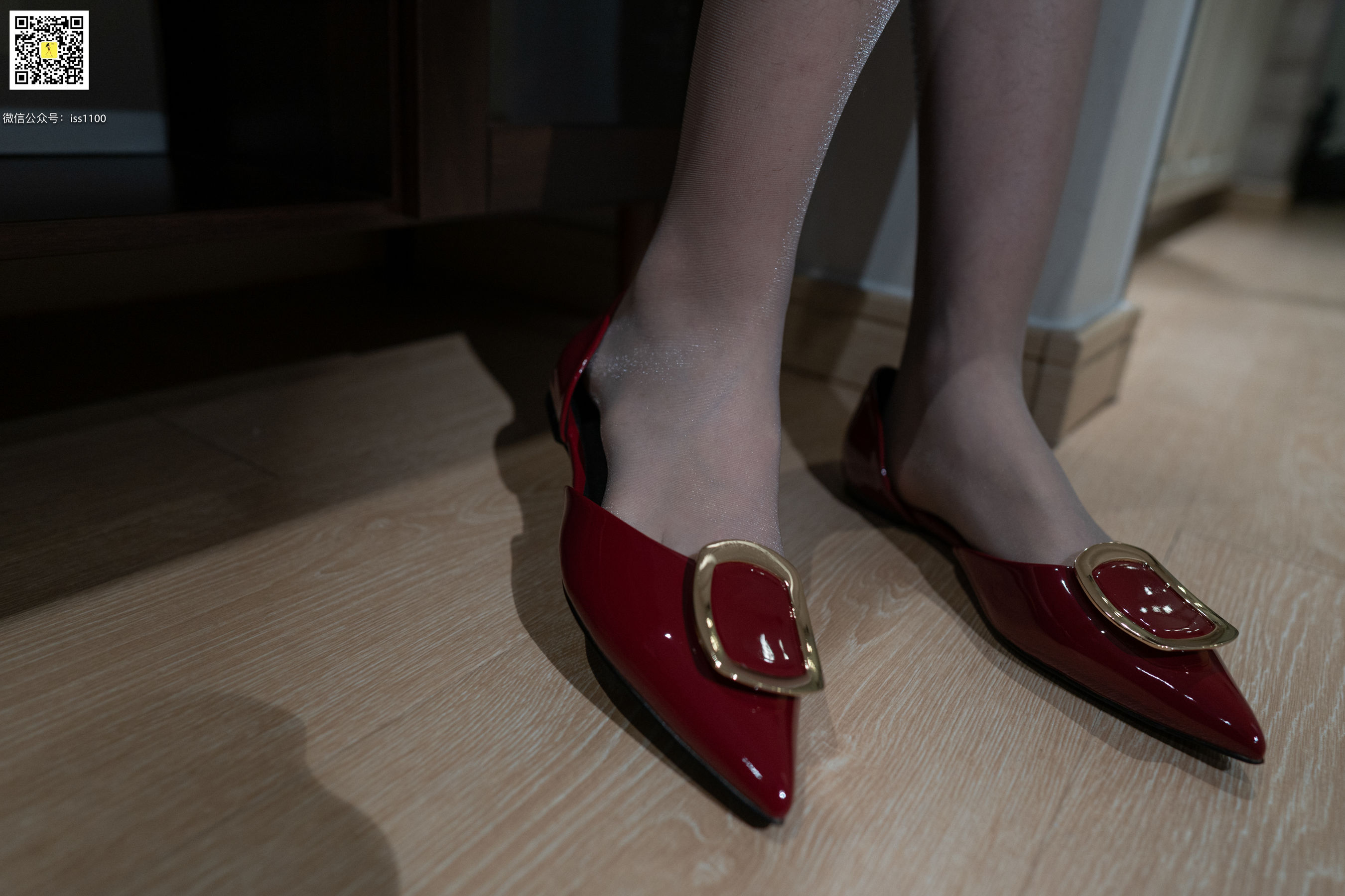 [ISS系列] 酱酱 超薄连裤袜碎花裙 [90P] - 秀人网免费无水印在线套图写真