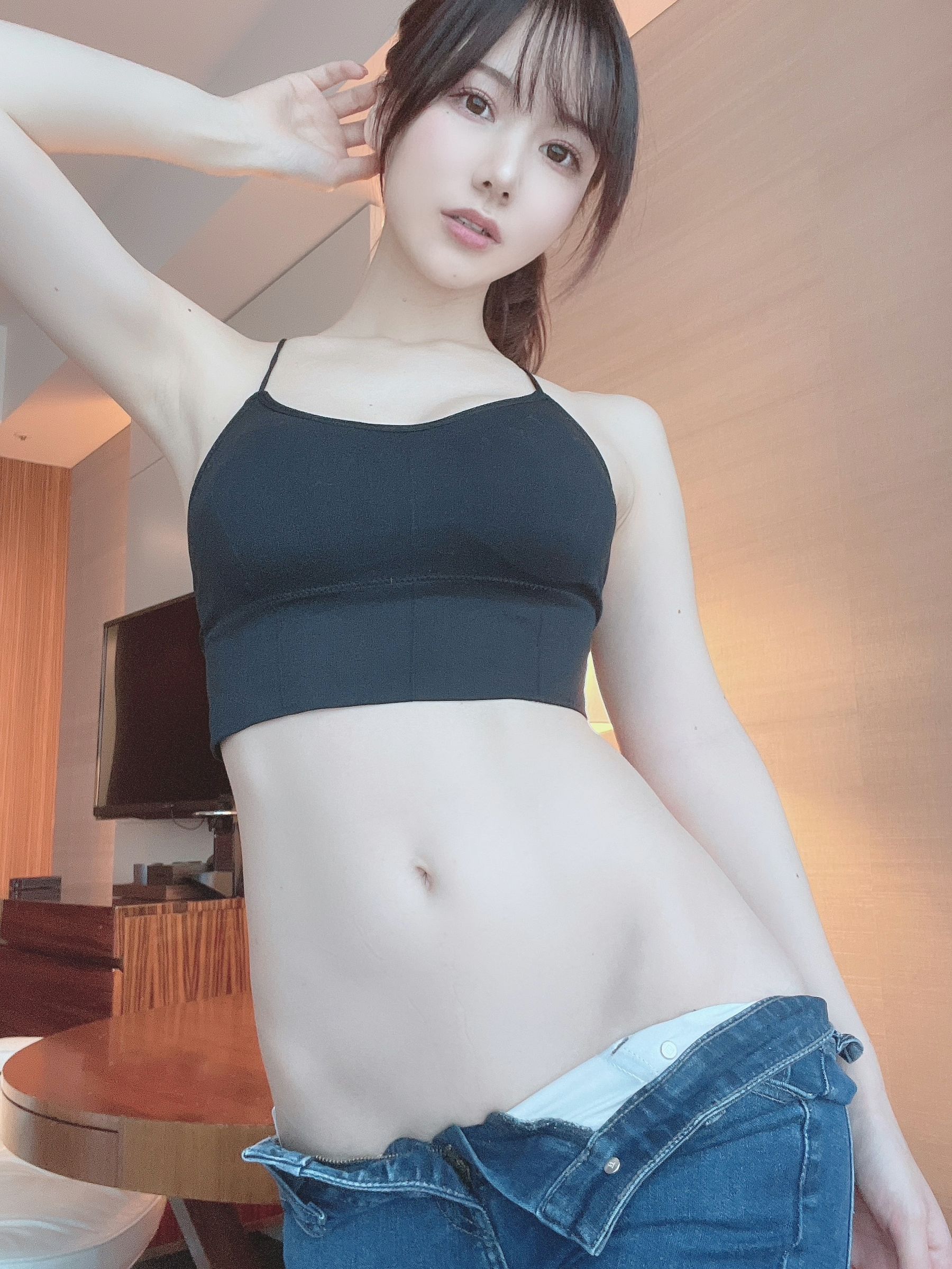 日本甜美COSERけんけん[fantia] 20211105-デニムに乗るお尻 [14P] - 秀人网免费无水印在线套图写真