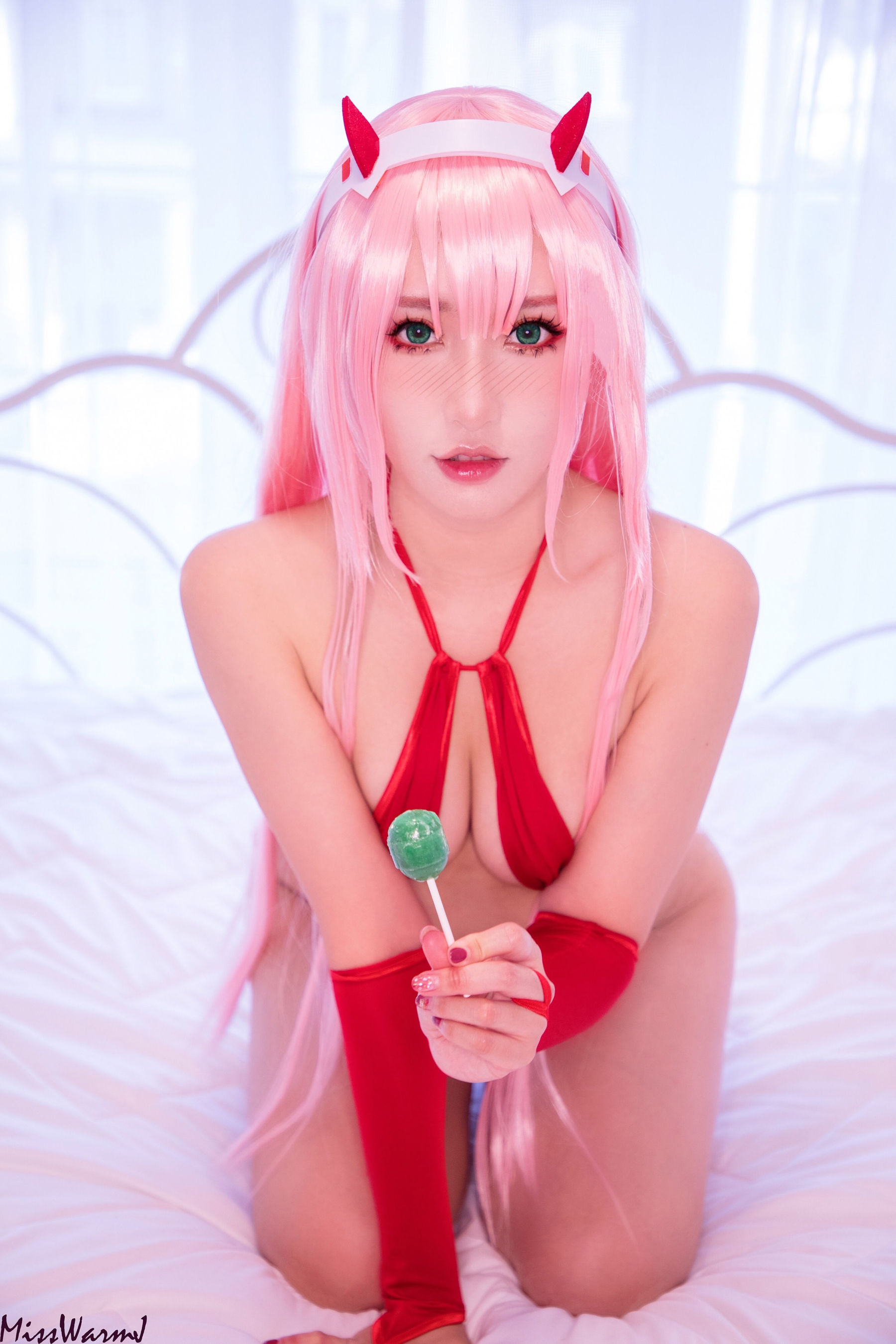 MisswarmJ – Zero Two Bikini [23P] - 秀人网免费无水印在线套图写真