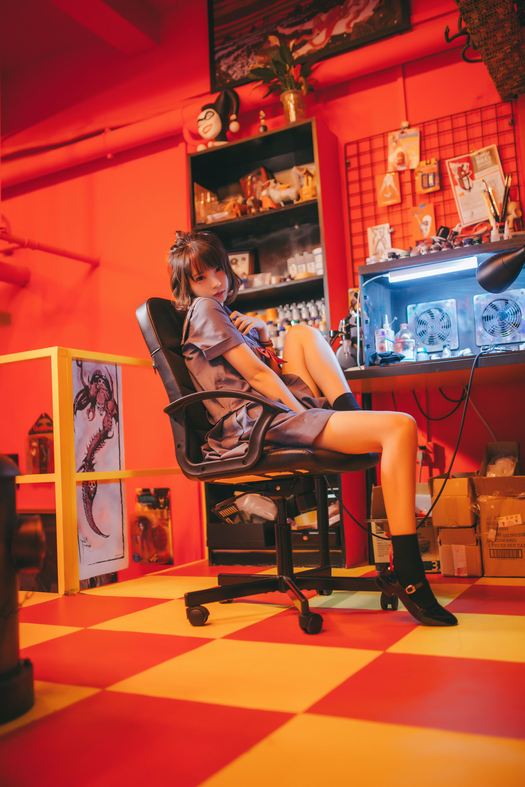 [萝莉COS] 疯猫ss《被囚禁的少女》 [44P] - 秀人网免费无水印在线套图写真