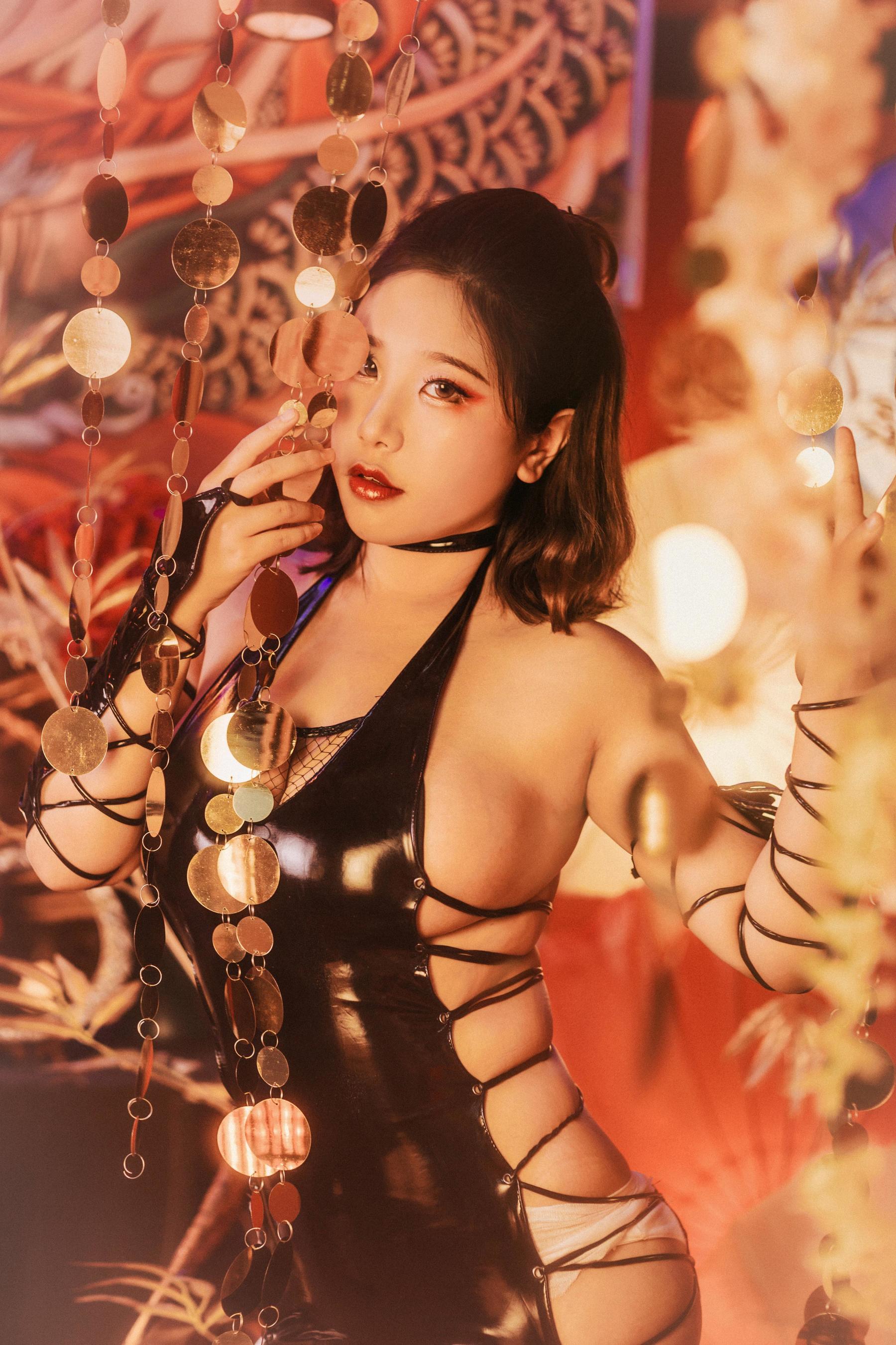 动漫博主穆零Mu0 – 黑胶 [19P] - 秀人网免费无水印在线套图写真