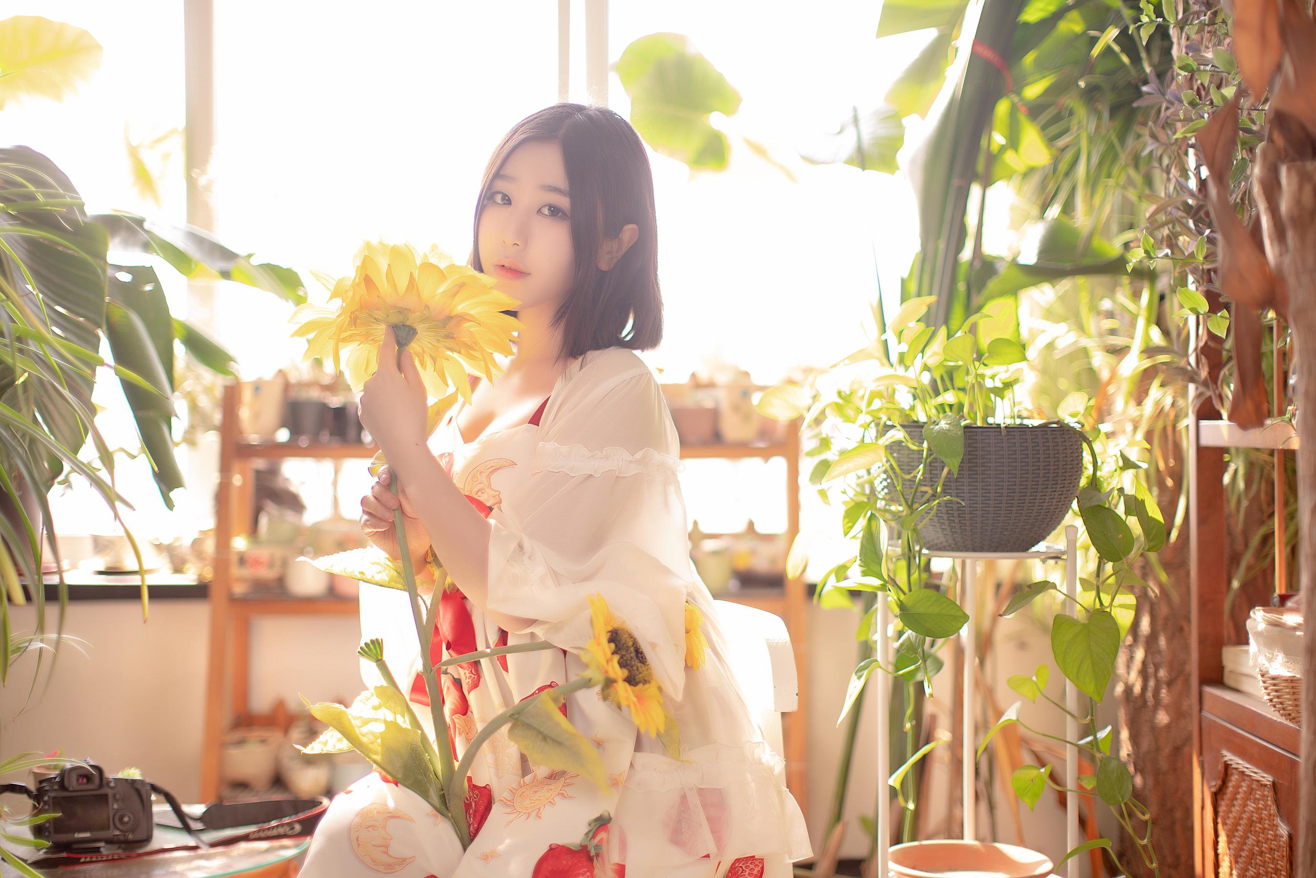 动漫博主穆零Mu0 – 小草莓 [26P] - 秀人网免费无水印在线套图写真