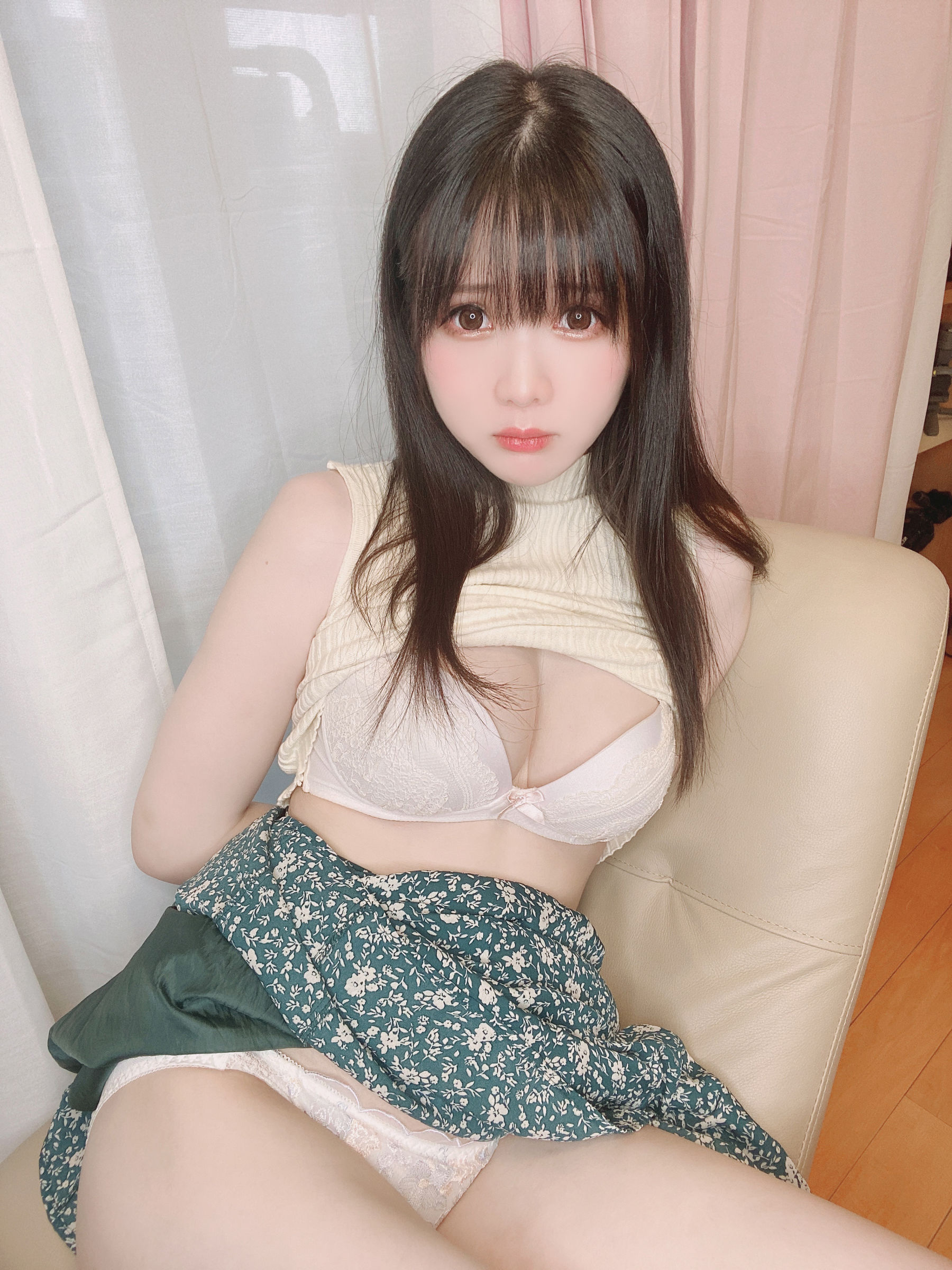 微博妹纸霜月shimo – お疲れ様でした！ [10P] - 秀人网免费无水印在线套图写真