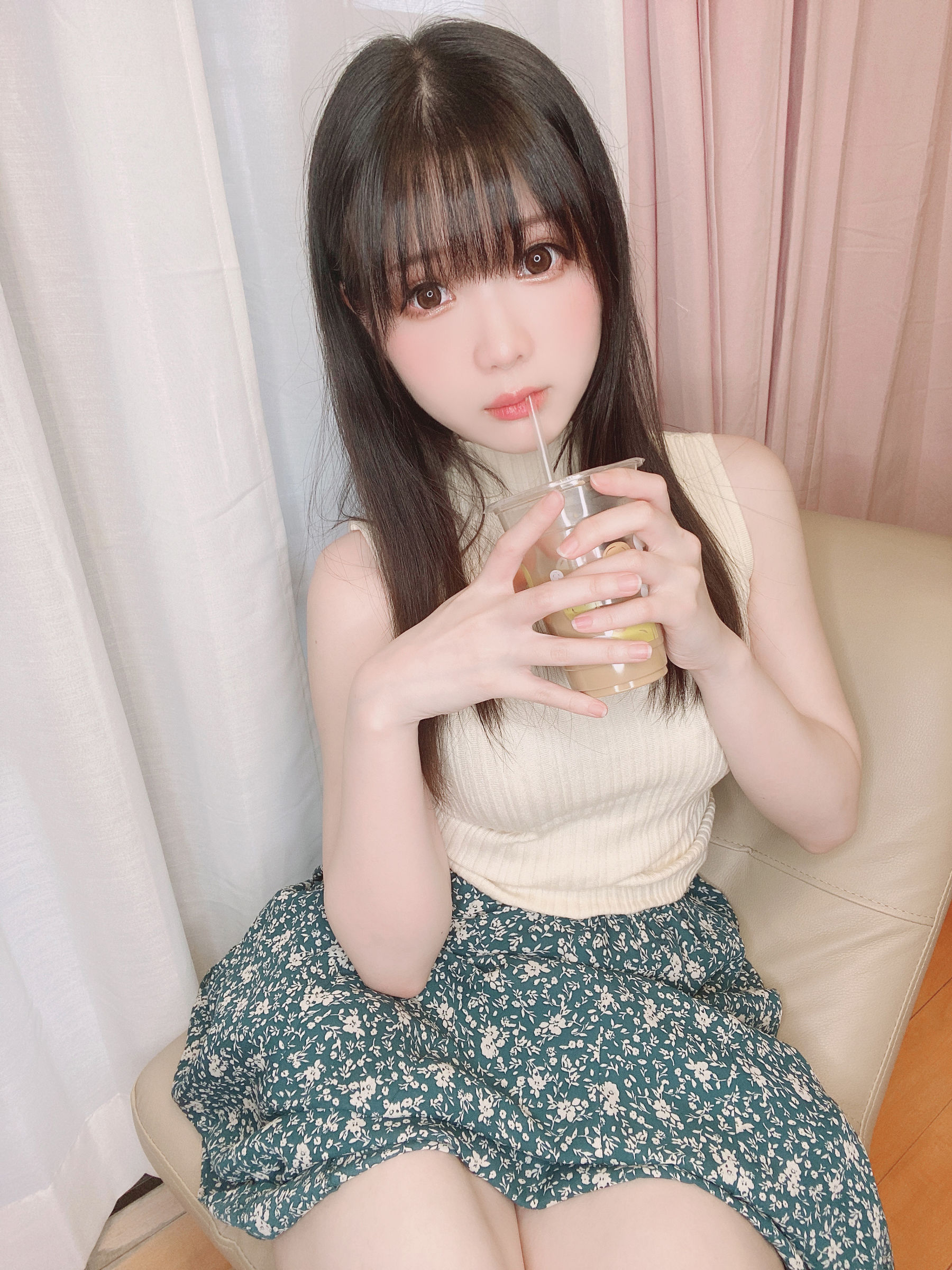 微博妹纸霜月shimo – お疲れ様でした！ [10P] - 秀人网免费无水印在线套图写真