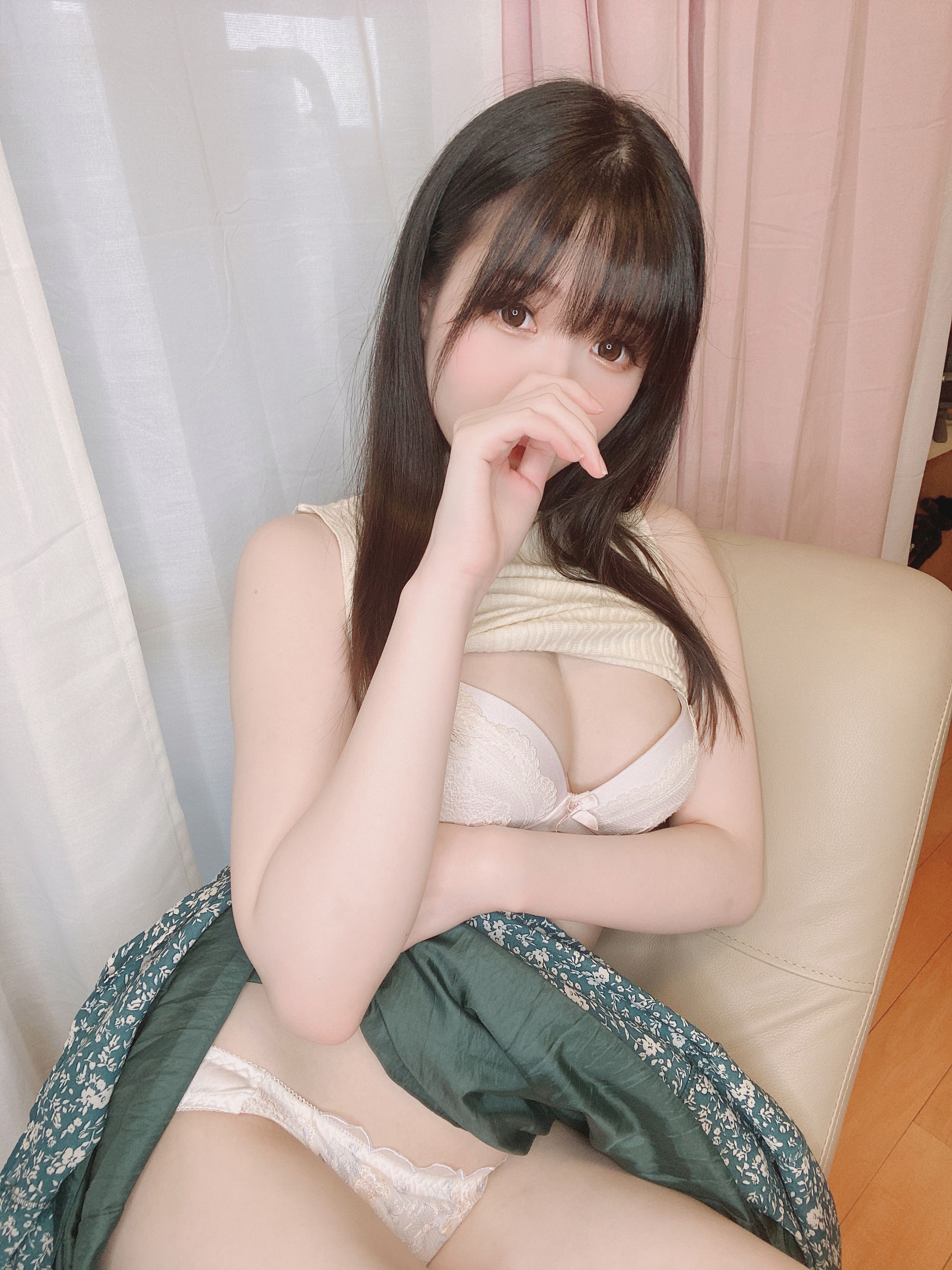 微博妹纸霜月shimo – お疲れ様でした！ [10P] - 秀人网免费无水印在线套图写真