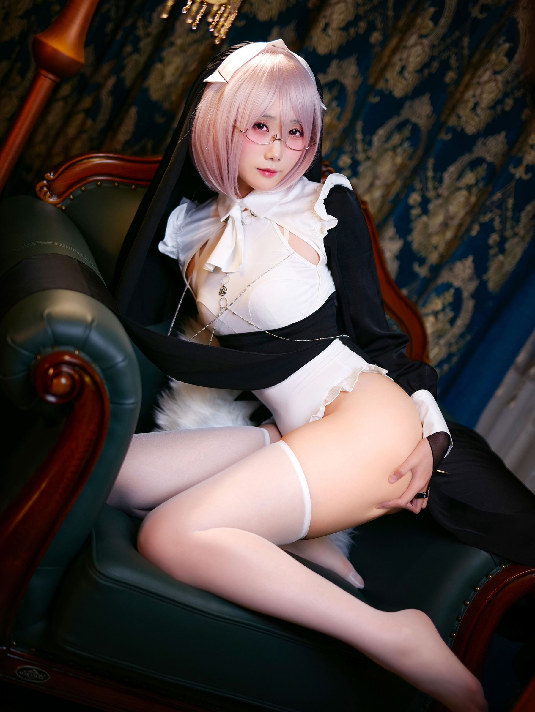 动漫博主曉美媽 – 痴-修女 [60P] - 秀人网免费无水印在线套图写真