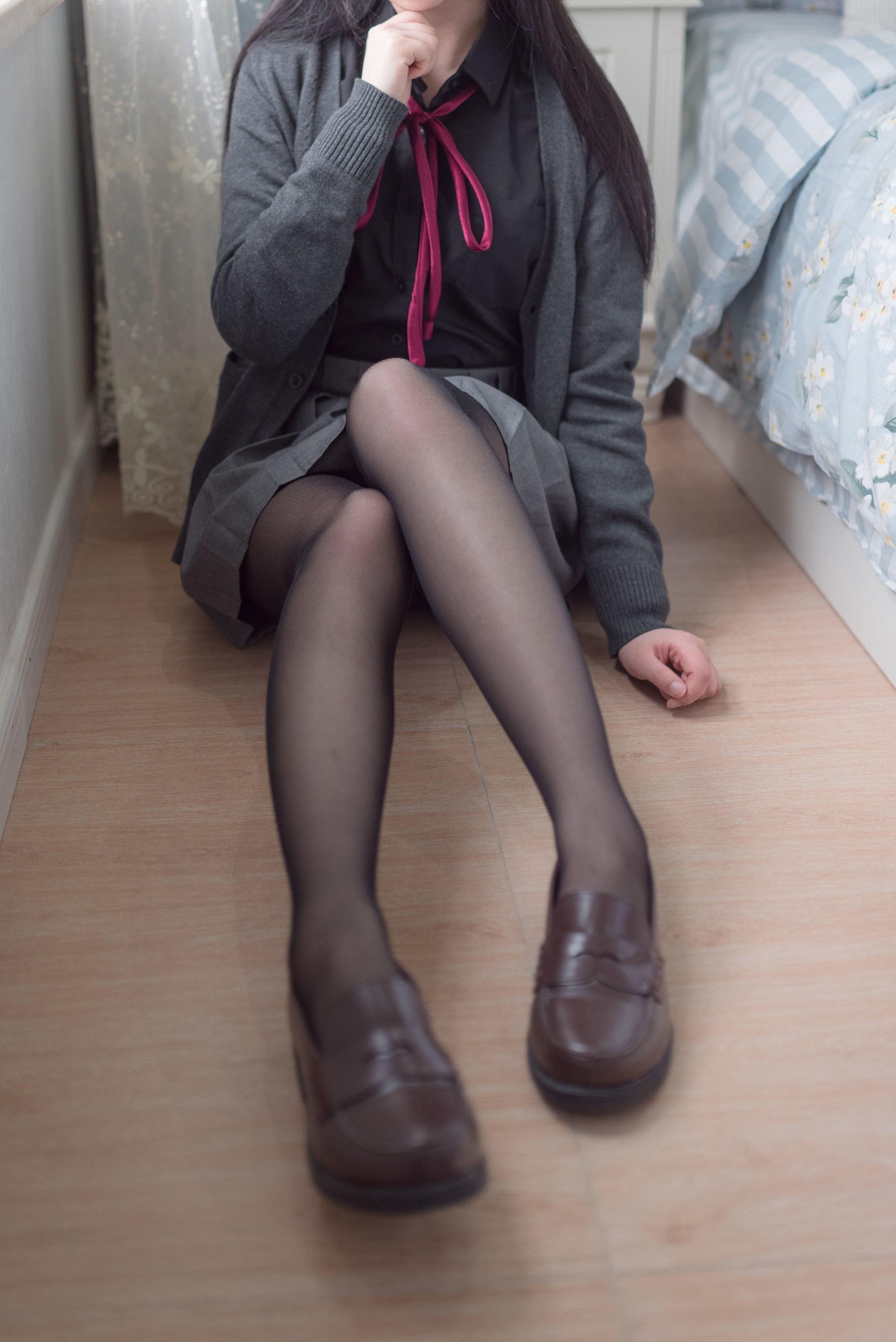 [萝莉COS] 雪琪 – JK黑丝 [45P] - 秀人网免费无水印在线套图写真