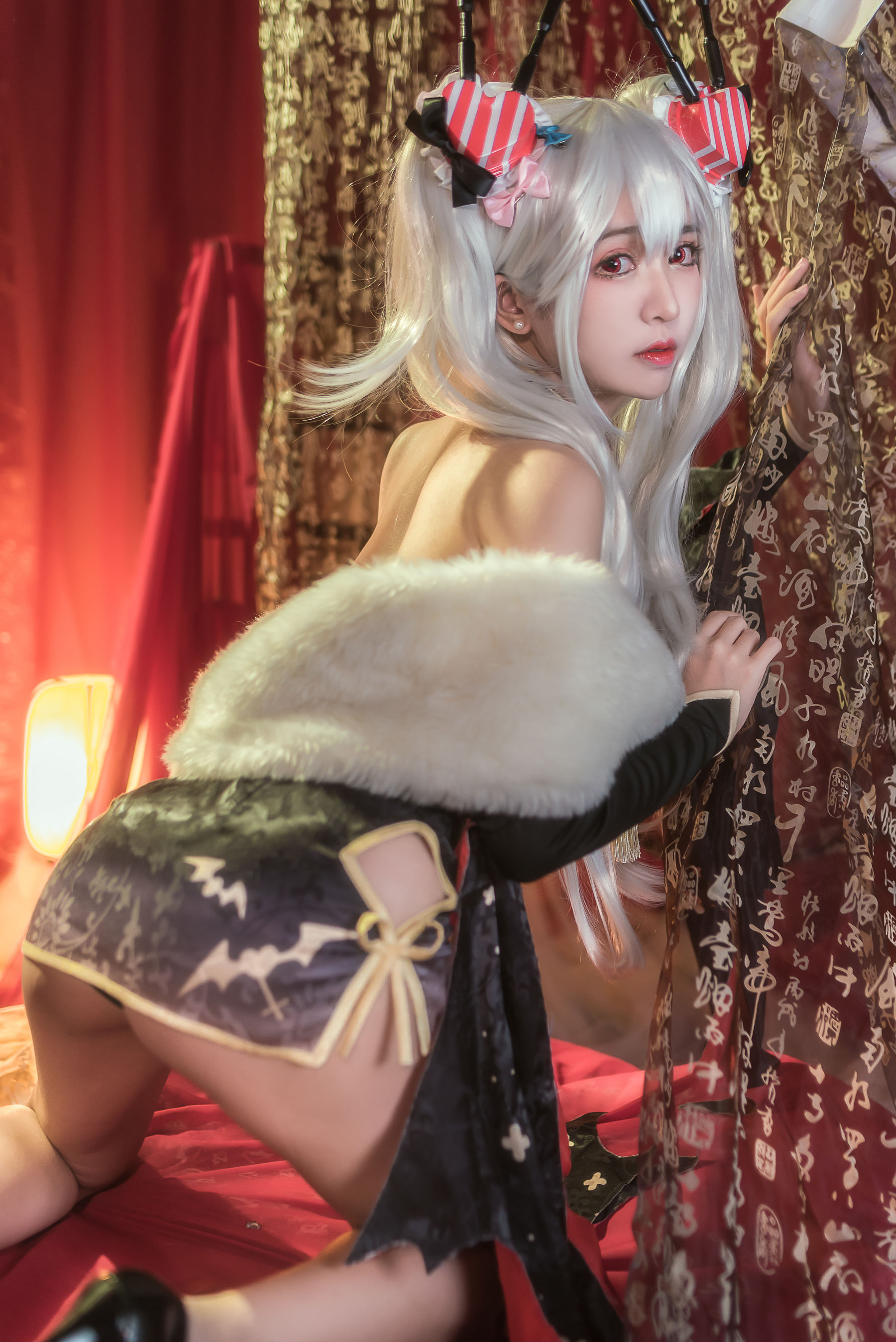 超人气Coser鳗鱼霏儿 碧蓝华裳 吸血鬼 [12P] - 秀人网免费无水印在线套图写真