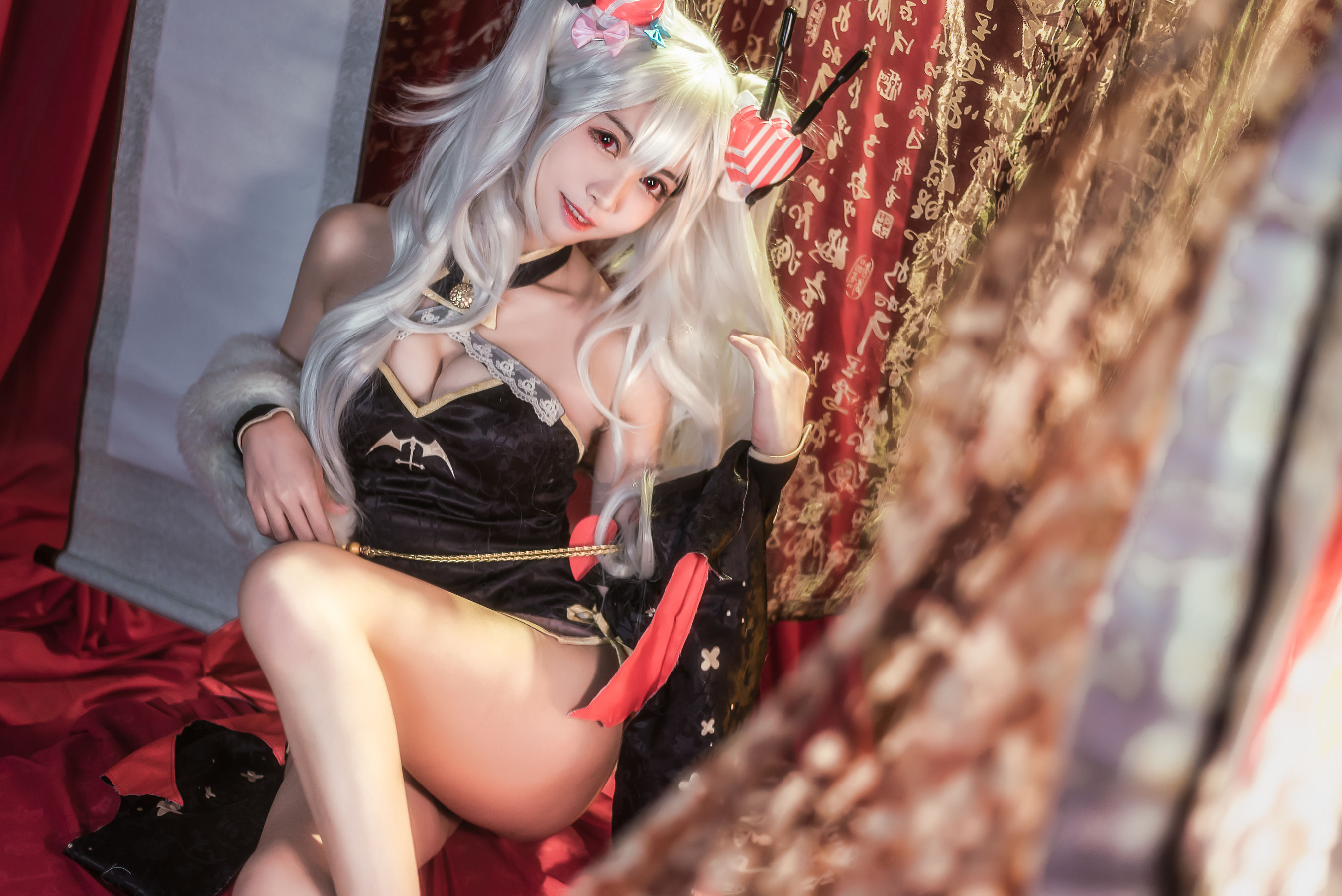 超人气Coser鳗鱼霏儿 碧蓝华裳 吸血鬼 [12P] - 秀人网免费无水印在线套图写真