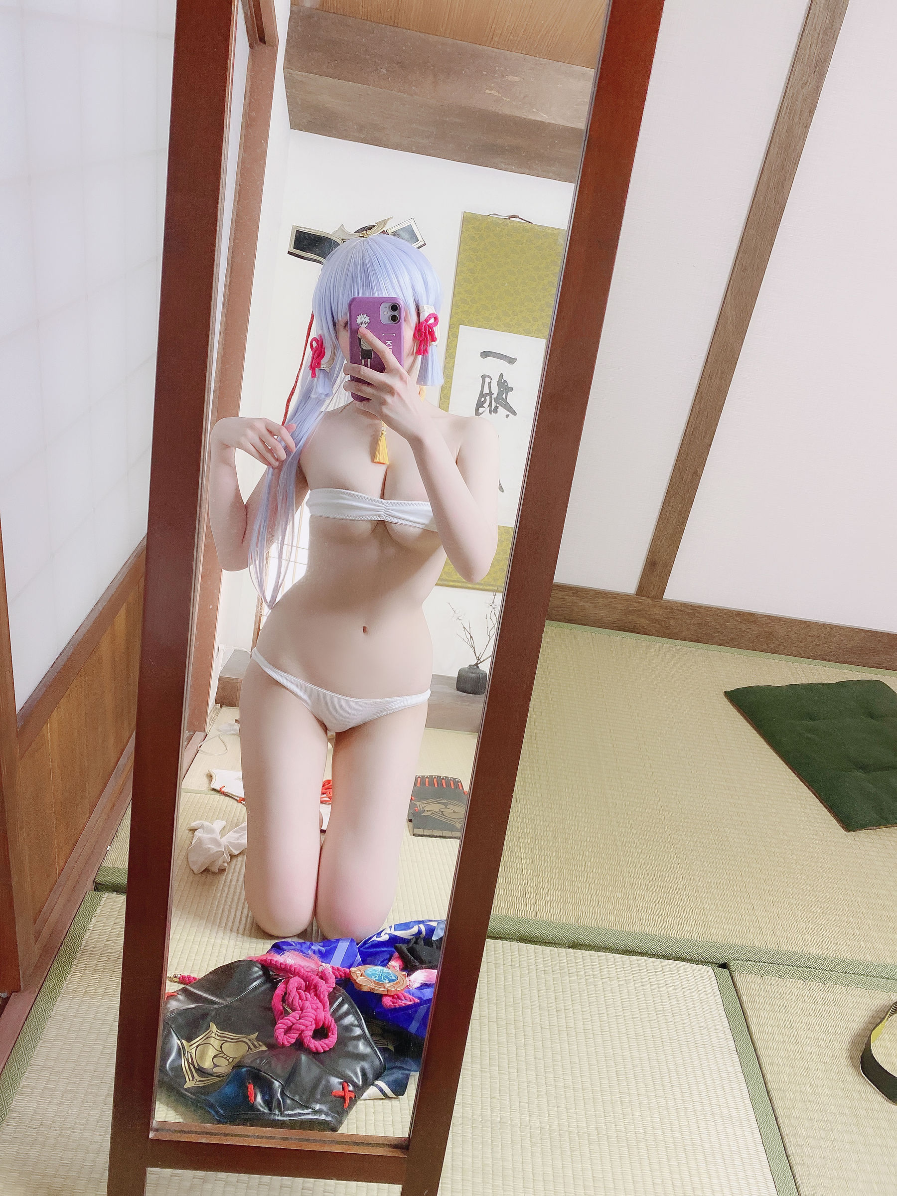 微博妹纸霜月shimo[fantia] 2022-12-21 神里綾華 お着替え中 [13P] - 秀人网免费无水印在线套图写真