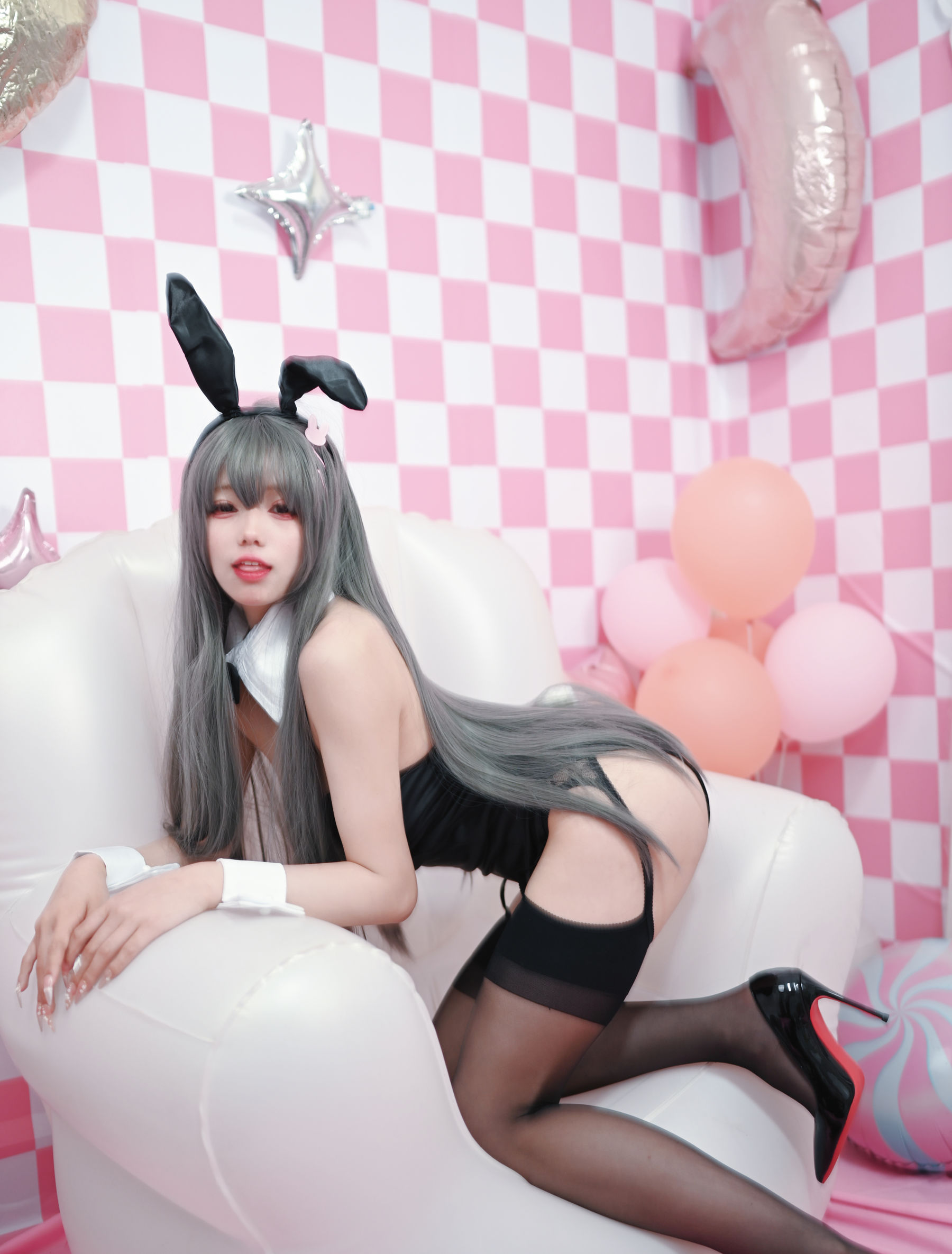 咬一口兔娘 – 樱岛麻衣兔女郎 [6P] - 秀人网免费无水印在线套图写真