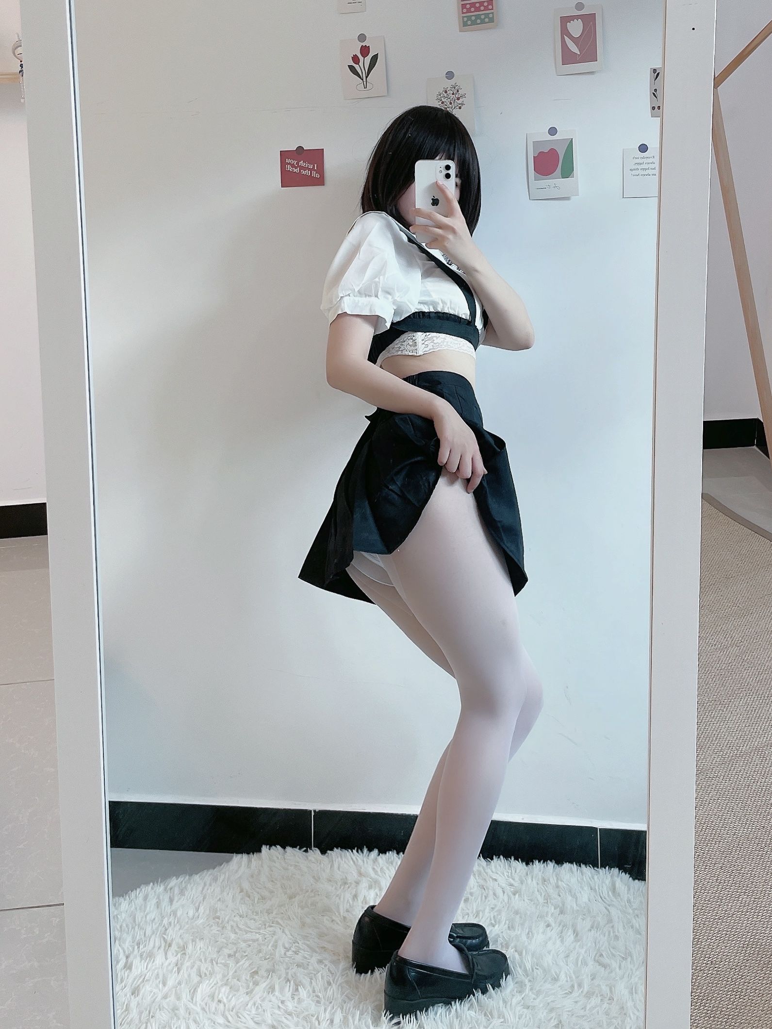 动漫博主田璐璐 – 白丝短裙 [100P] - 秀人网免费无水印在线套图写真