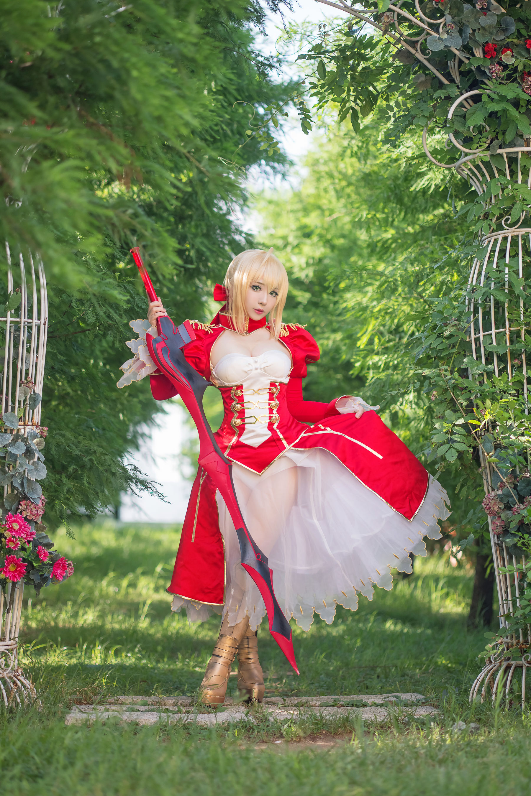 Cos千寻大人 尼禄 之 正裝 [13P] - 秀人网免费无水印在线套图写真