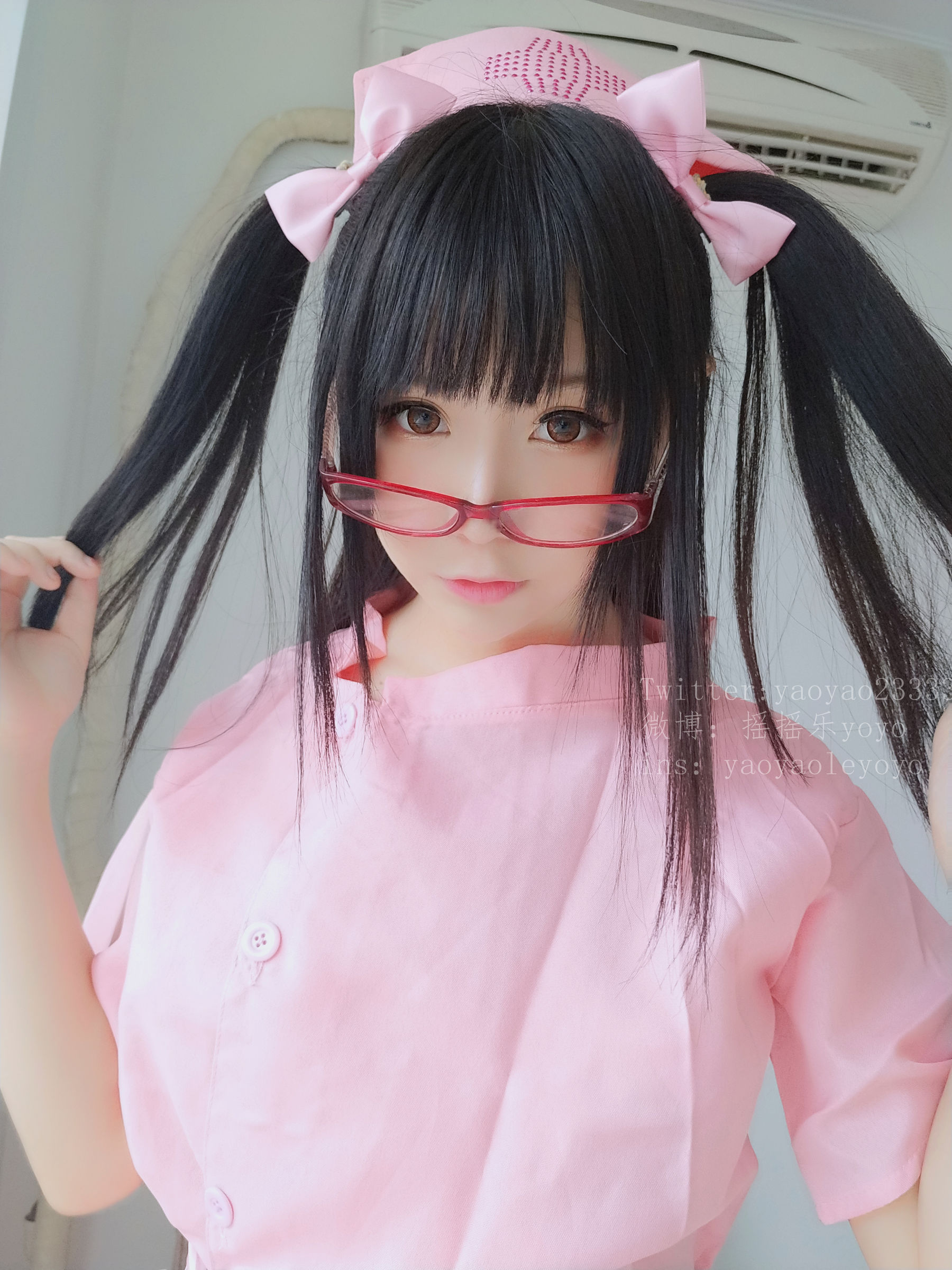 萌妹子Coser摇摇乐yoyo 可爱粉色护士 [101P] - 秀人网免费无水印在线套图写真