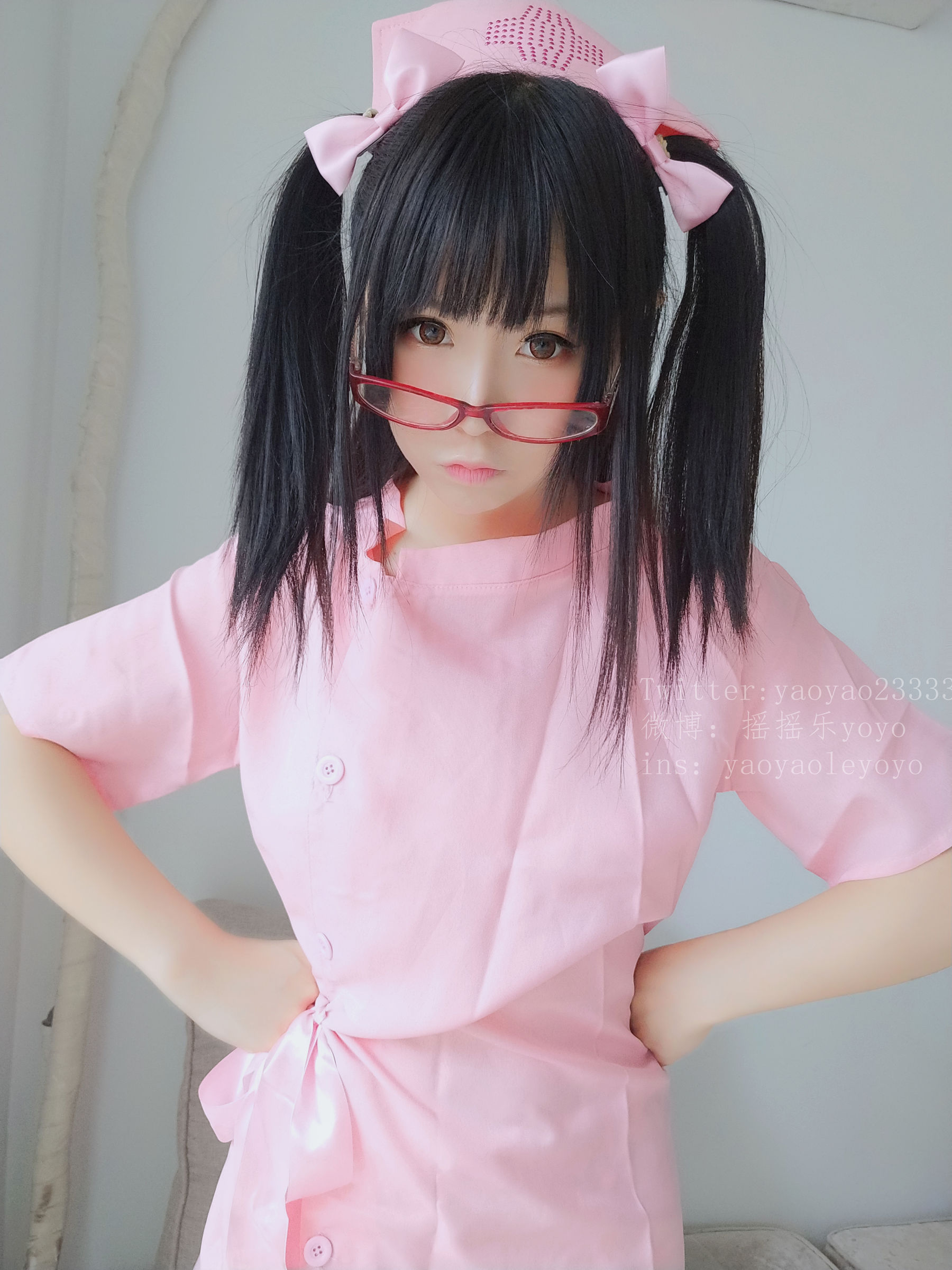 萌妹子Coser摇摇乐yoyo 可爱粉色护士 [101P] - 秀人网免费无水印在线套图写真