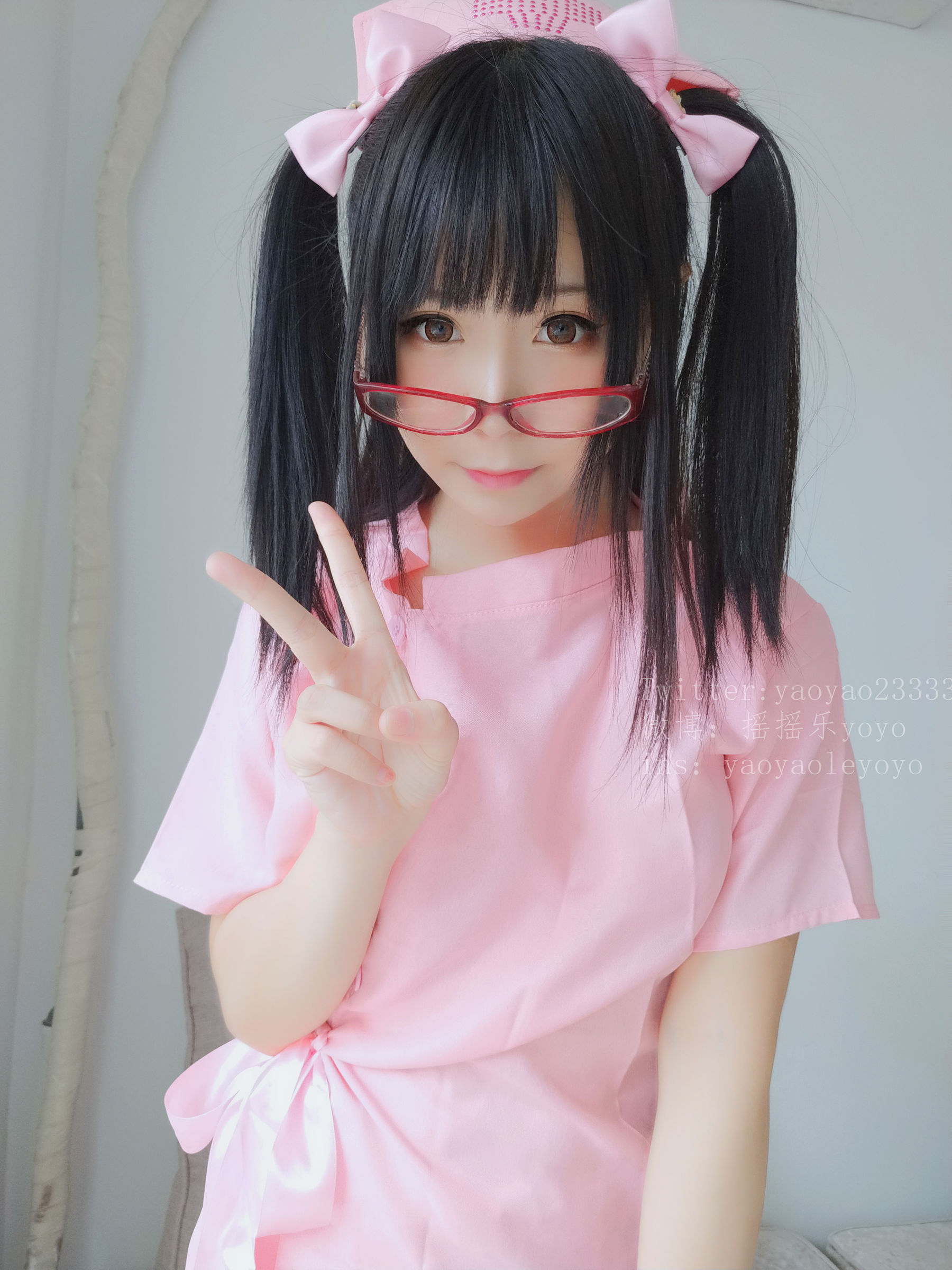 萌妹子Coser摇摇乐yoyo 可爱粉色护士 [101P] - 秀人网免费无水印在线套图写真