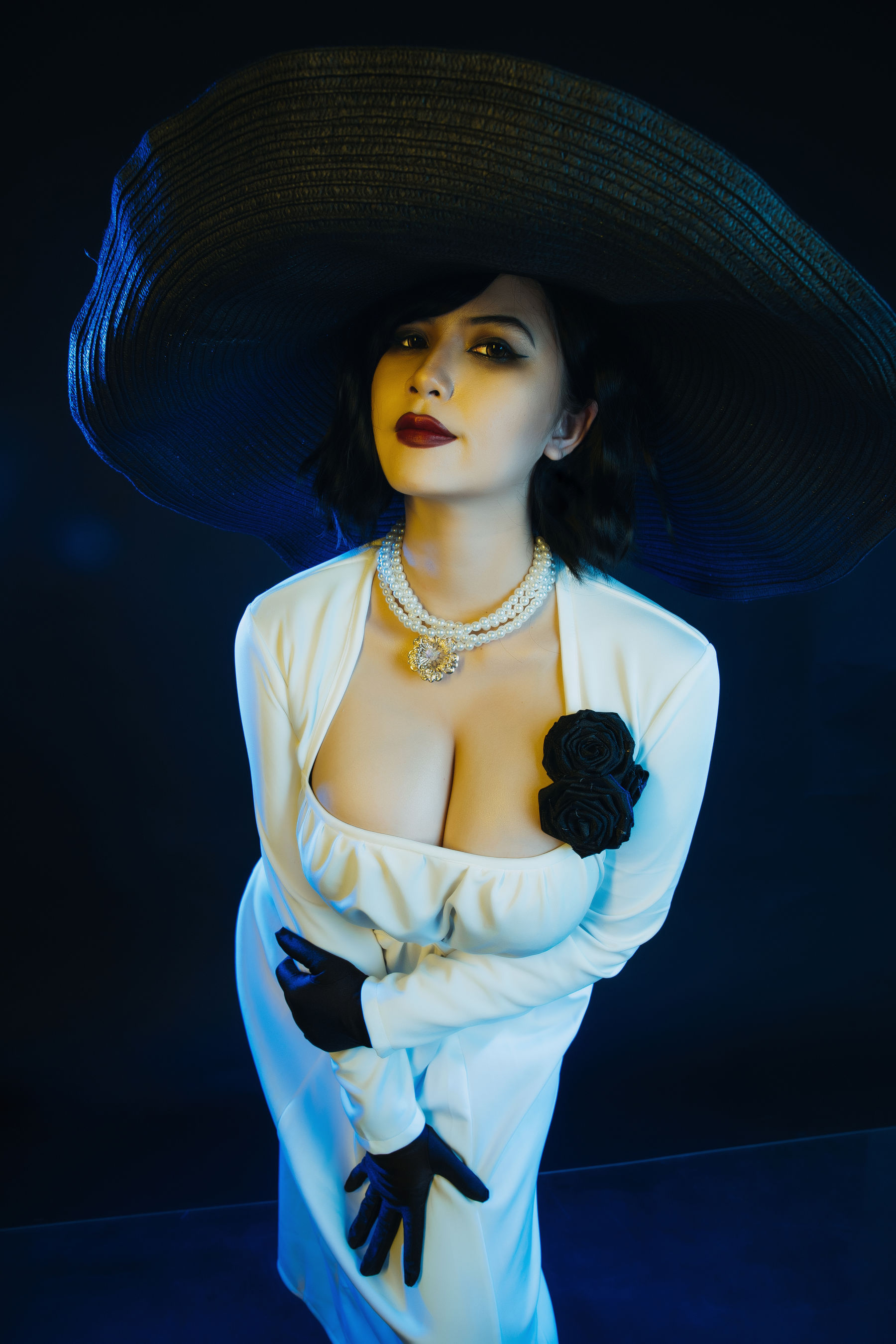 Uy Uy – Lady Dimitrescu [26P] - 秀人网免费无水印在线套图写真