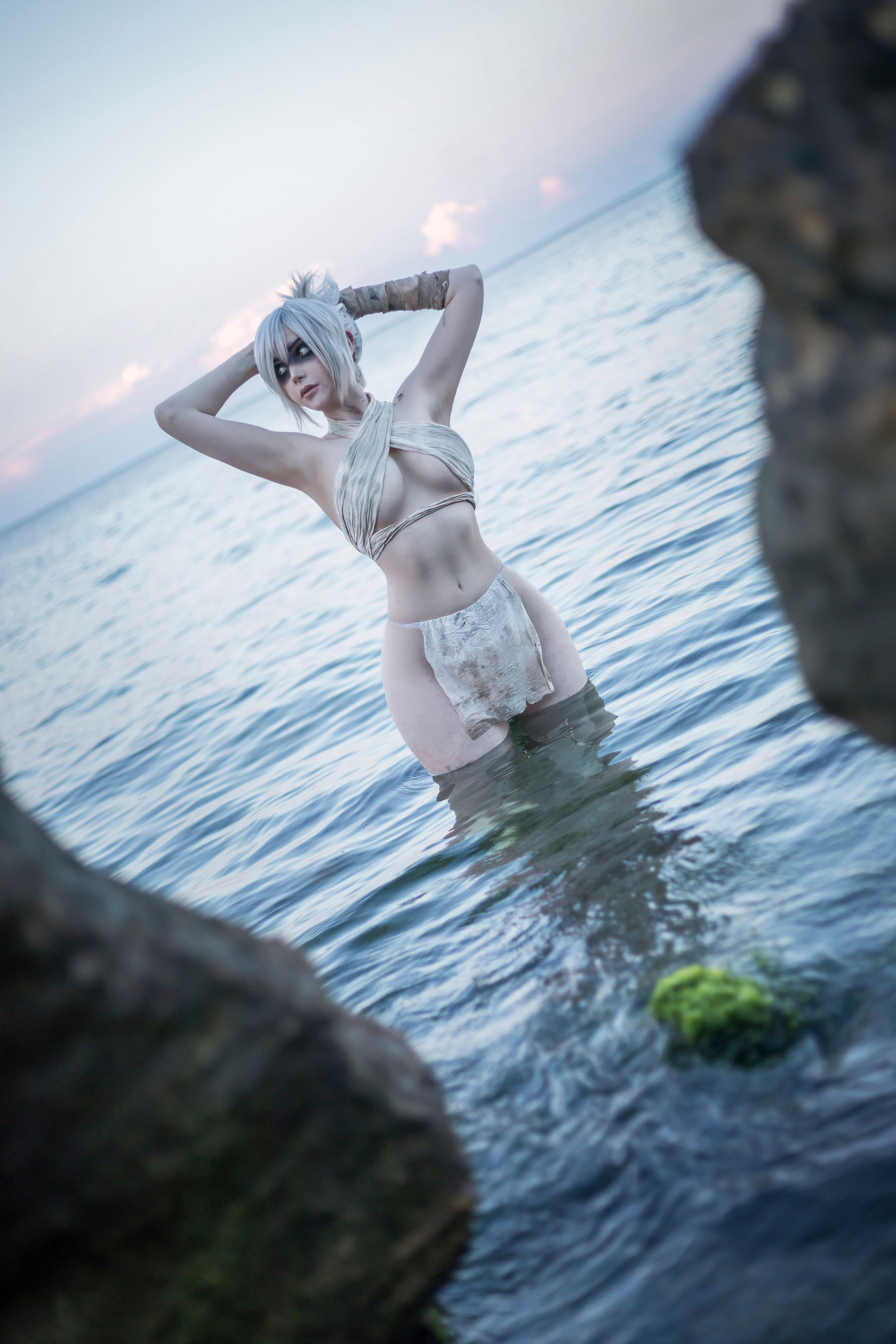 国外美女SayaTheFox – 放逐之刃 [14P] - 秀人网免费无水印在线套图写真