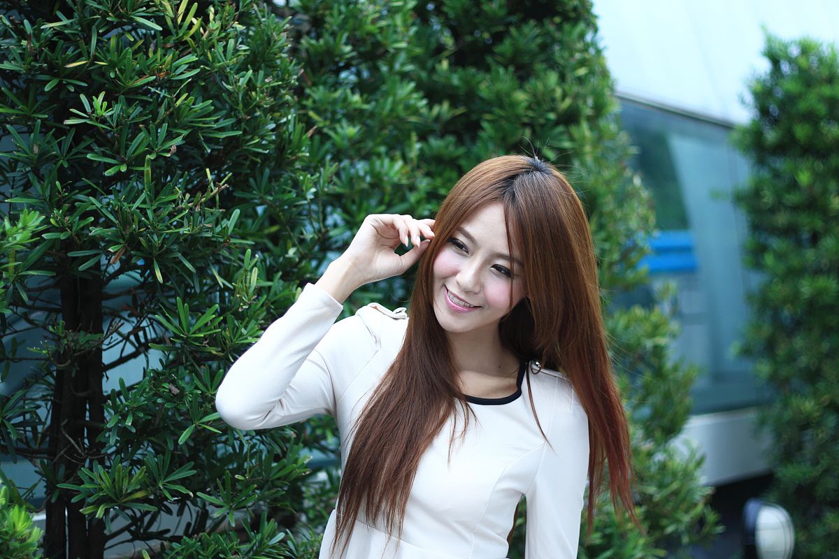 Winnie小雪@庄咏惠《捷运南港站.南港火车站外拍》 [32P] - 秀人网免费无水印在线套图写真