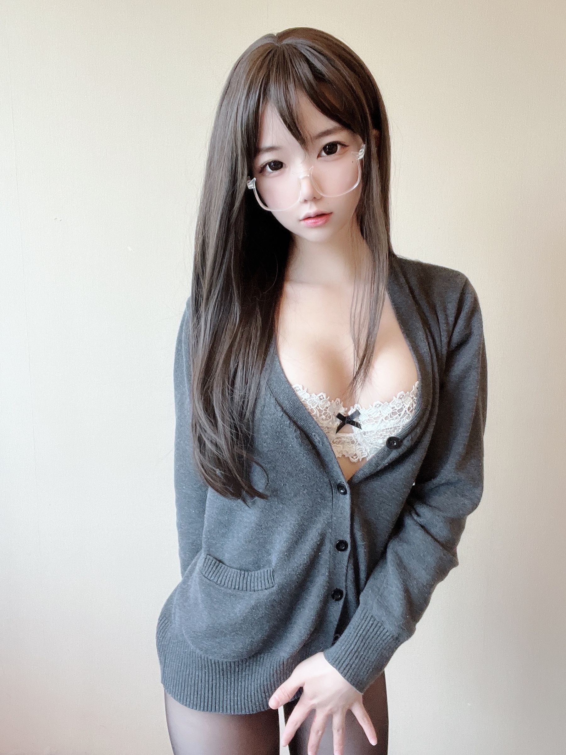 莉犬酱 – 黑丝白蕾丝 [51P] - 秀人网免费无水印在线套图写真