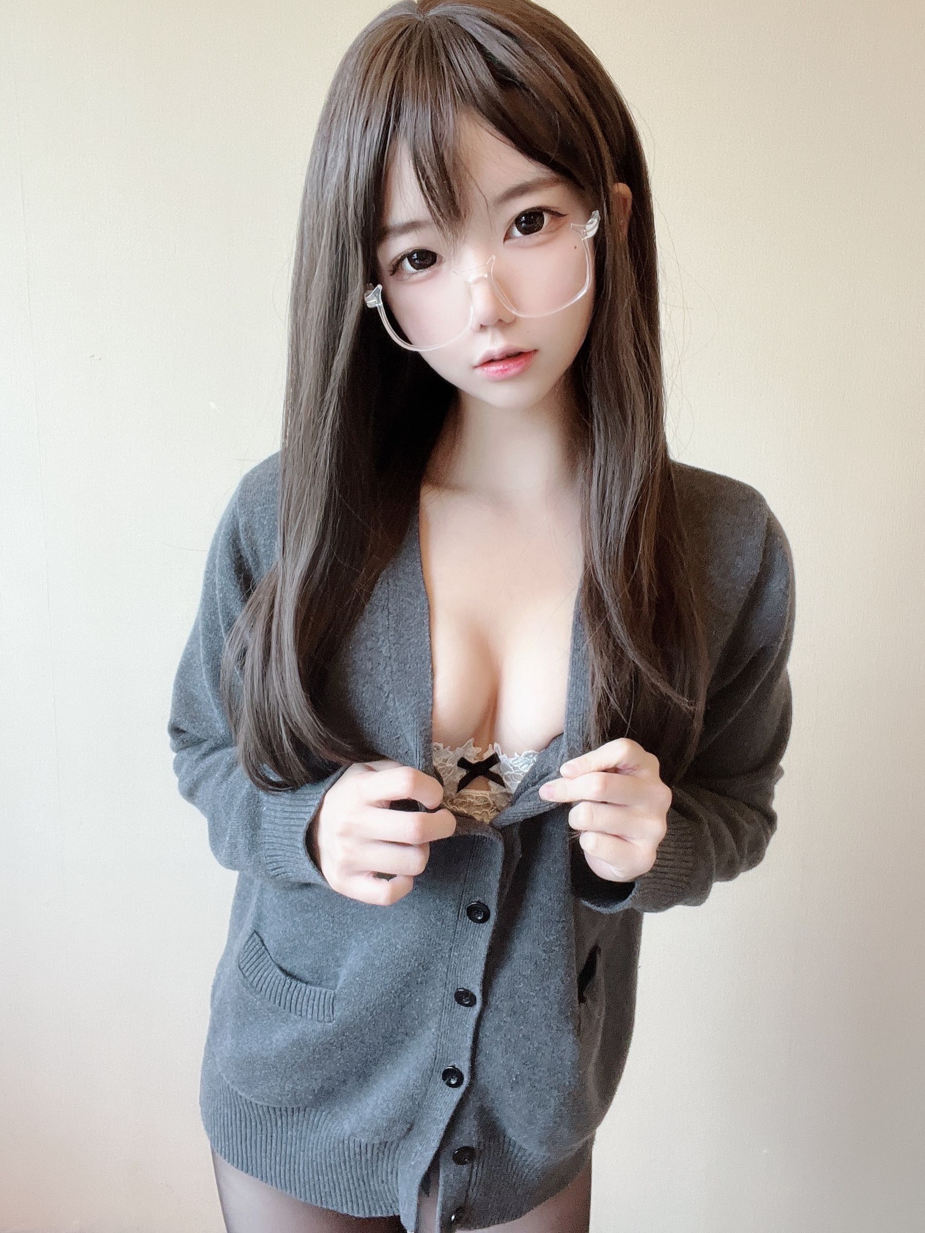 莉犬酱 – 黑丝白蕾丝 [51P] - 秀人网免费无水印在线套图写真