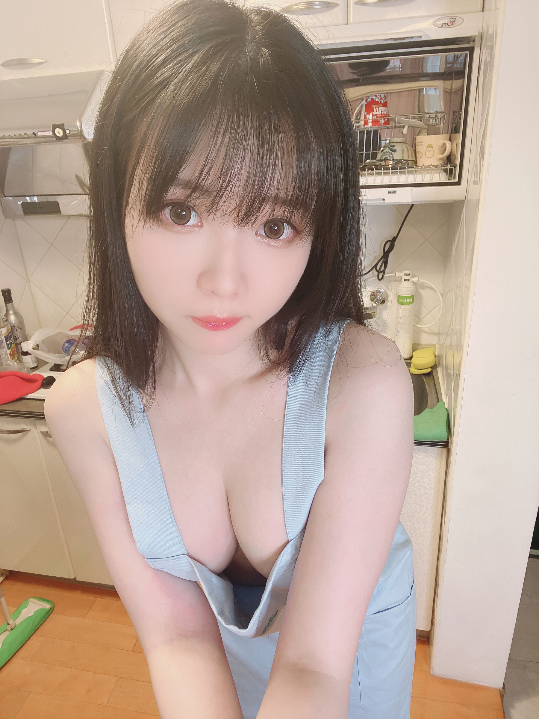 微博妹纸霜月shimo – 裸エプロン__━(___)━! [13P] - 秀人网免费无水印在线套图写真