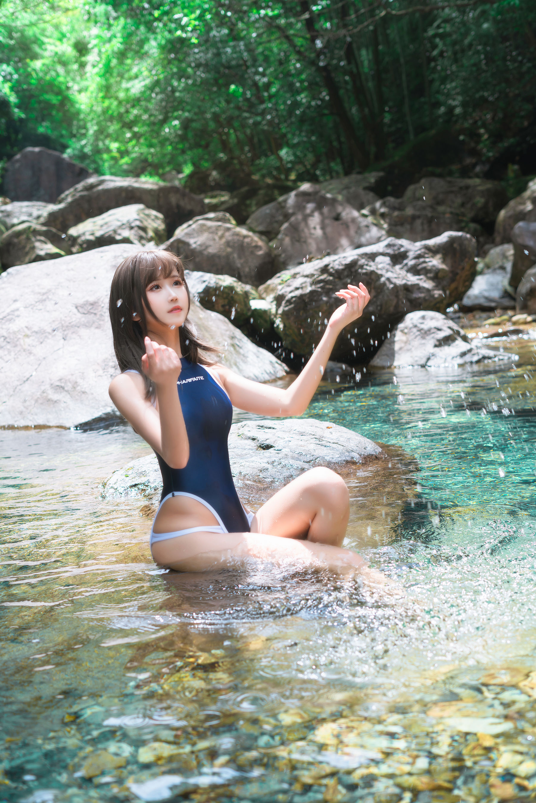 微博妹子三度_69 – 竞泳 [21P] - 秀人网免费无水印在线套图写真