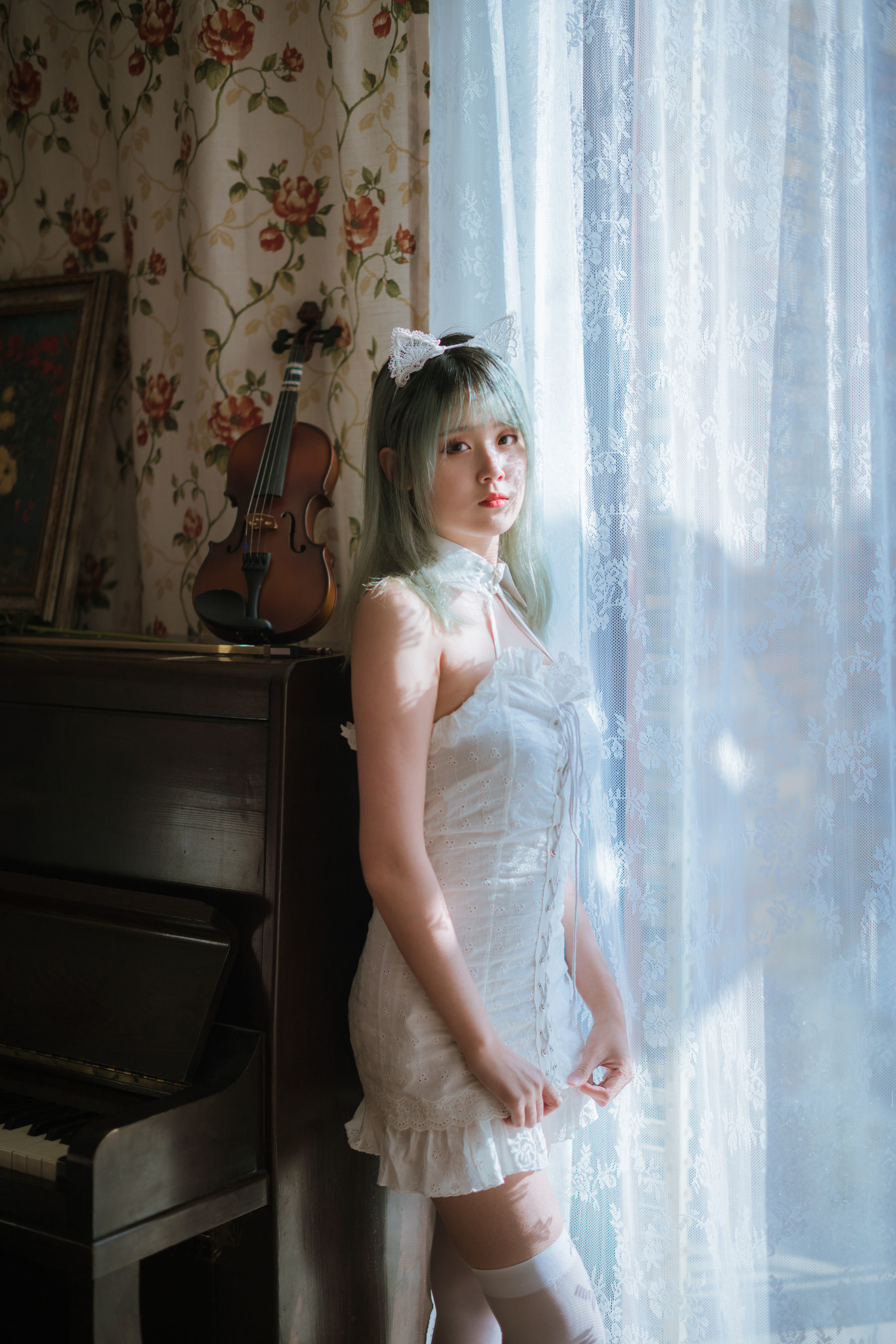 Coser小姐姐Akisoso秋楚楚 复古 [27P] - 秀人网免费无水印在线套图写真