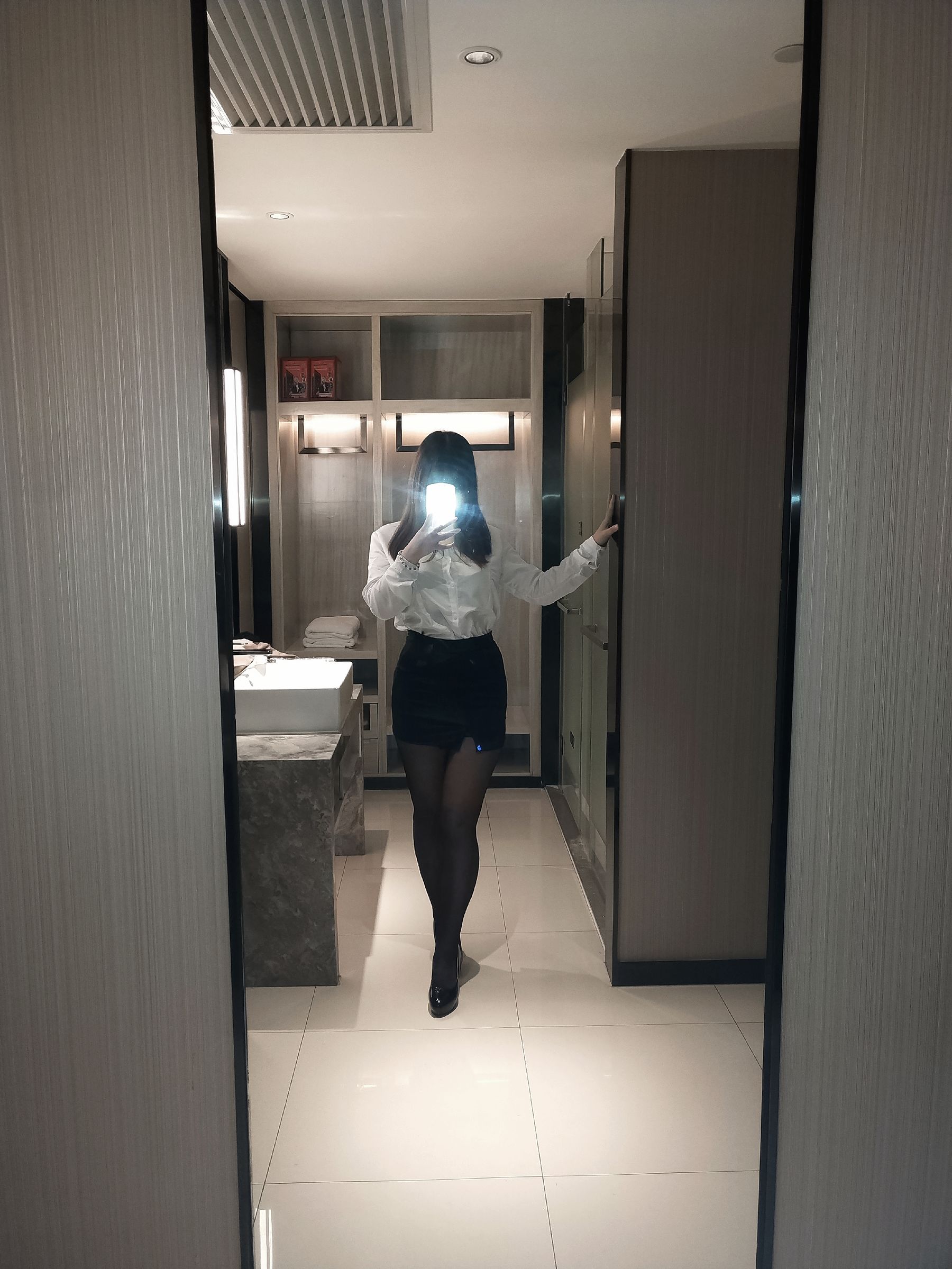 自闭颜球球(无颜小天使wy) – OL [75P] - 秀人网免费无水印在线套图写真