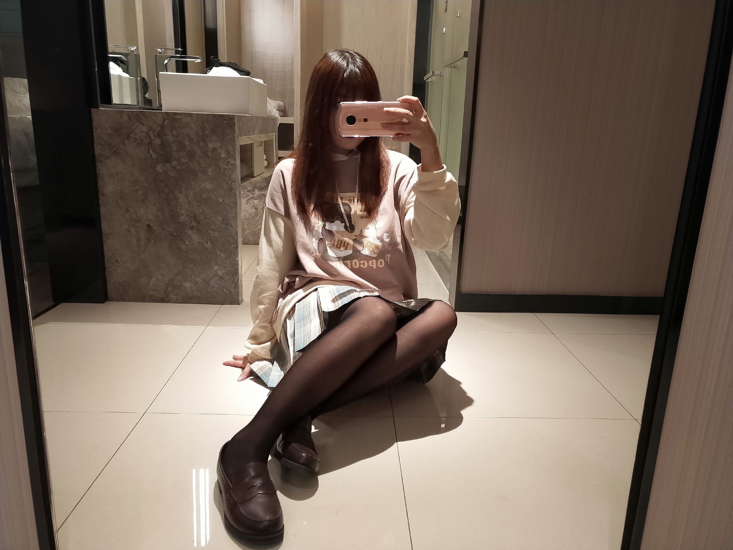 自闭颜球球(无颜小天使wy) – OL [75P] - 秀人网免费无水印在线套图写真