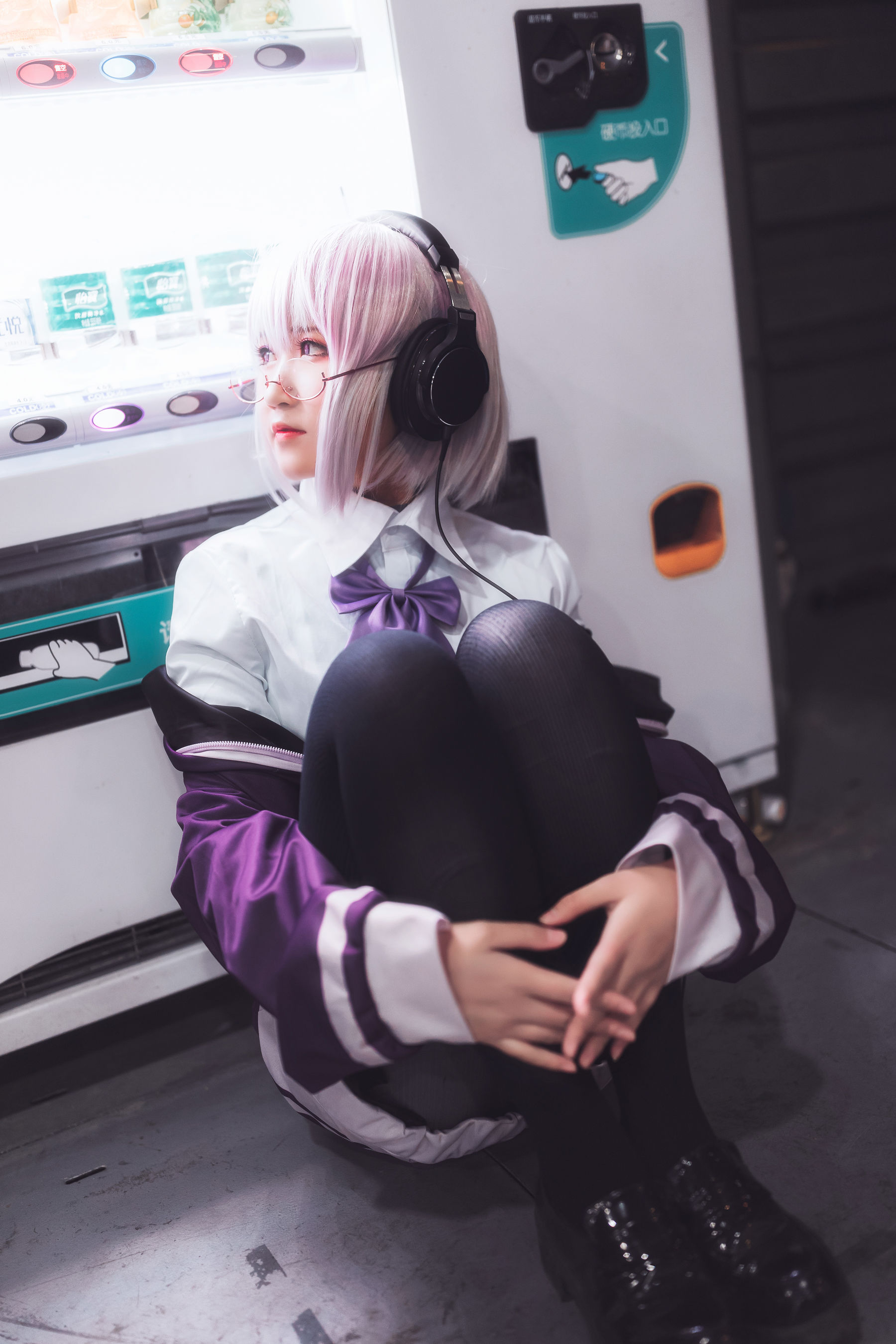 微博妹子三度_69 – 电光超人古立特 [9P] - 秀人网免费无水印在线套图写真