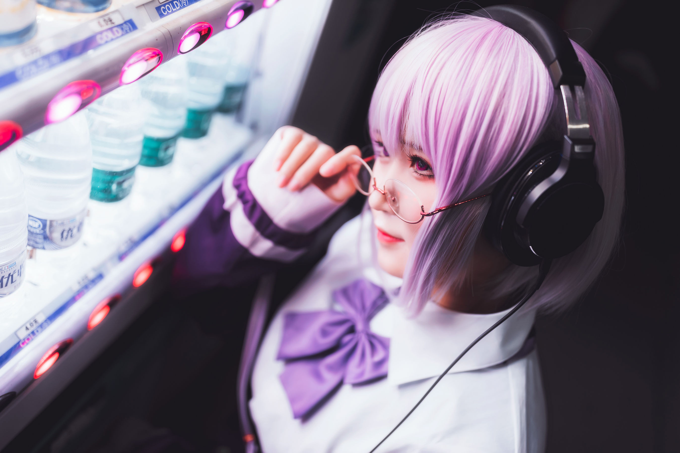 微博妹子三度_69 – 电光超人古立特 [9P] - 秀人网免费无水印在线套图写真