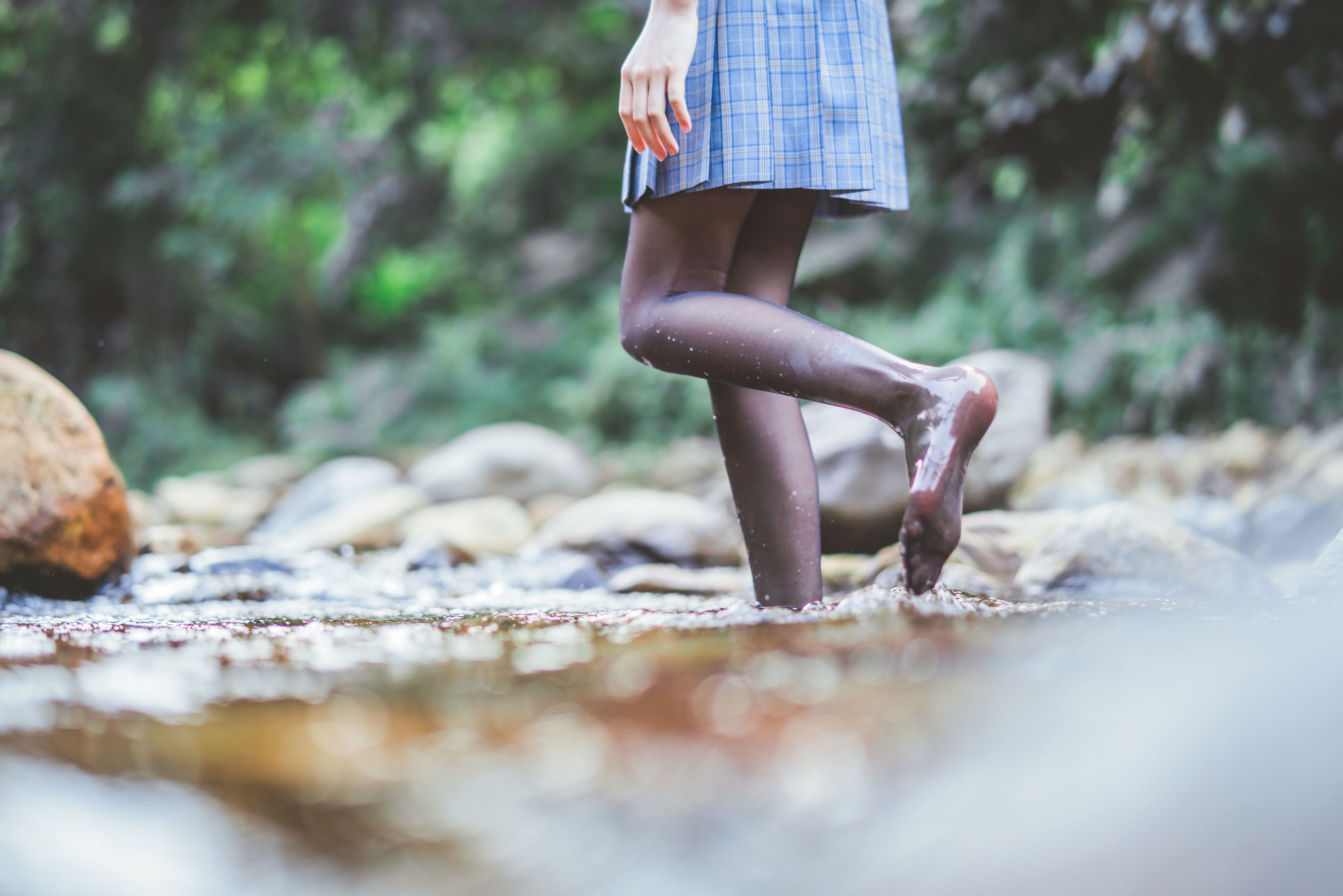 [萝莉COS] 桜桃喵《校服少女COSPLAY湿身系列》 [75P] - 秀人网免费无水印在线套图写真