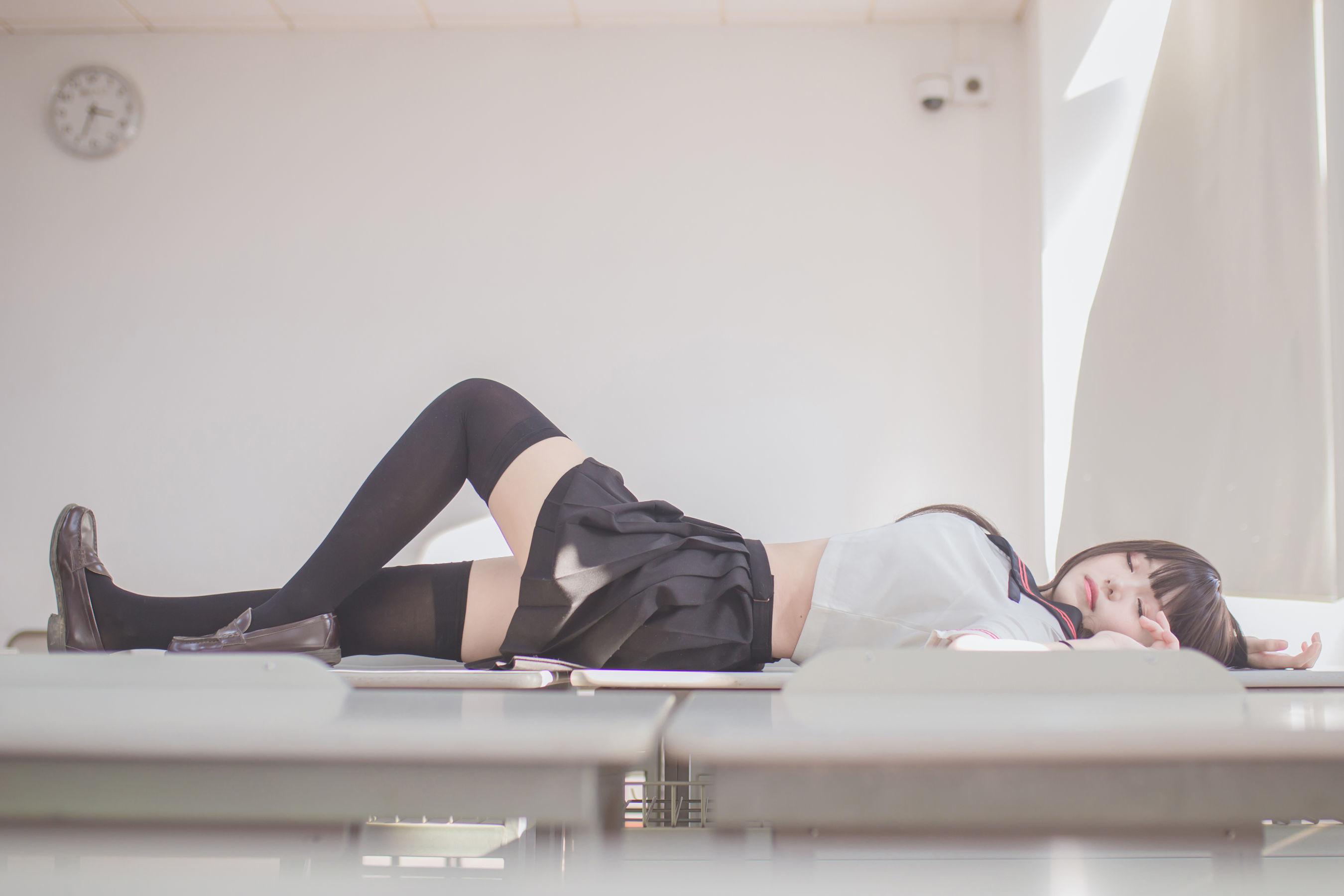 [萝莉COS] Yoko宅夏Cos – 黑丝JK [39P] - 秀人网免费无水印在线套图写真