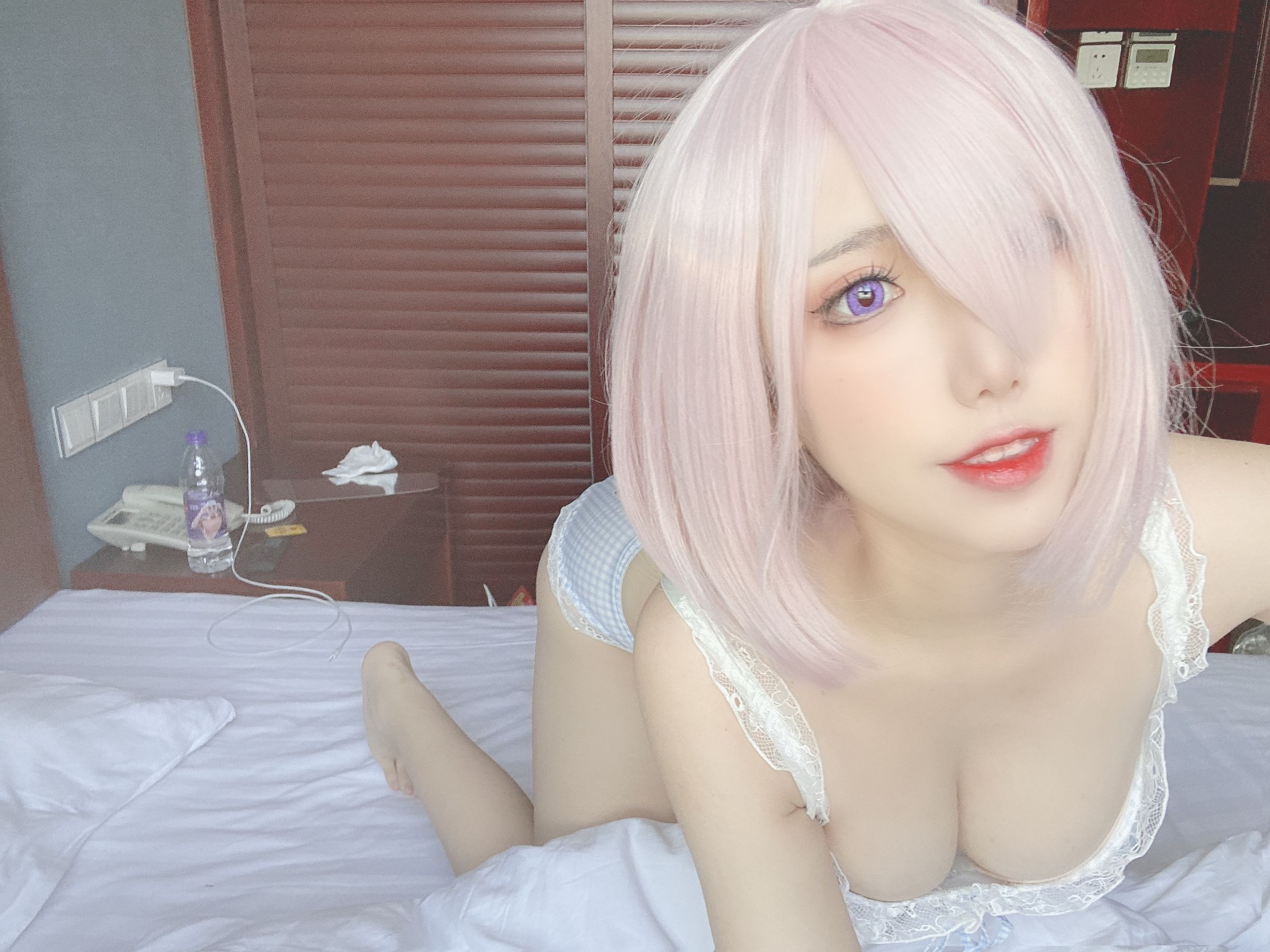 芋圆侑子SJ_ – 蓝格子小清新 [22P] - 秀人网免费无水印在线套图写真