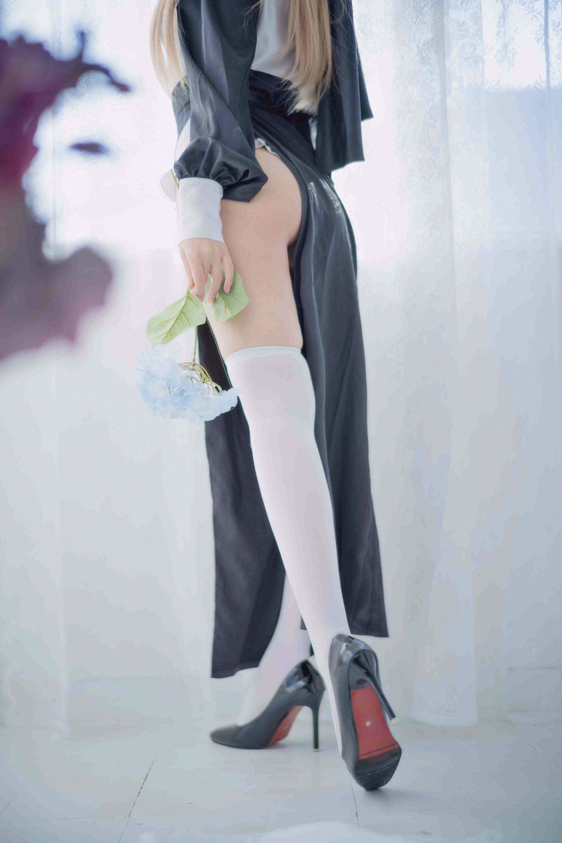 Shika小鹿鹿 – 修女 [16P] - 秀人网免费无水印在线套图写真