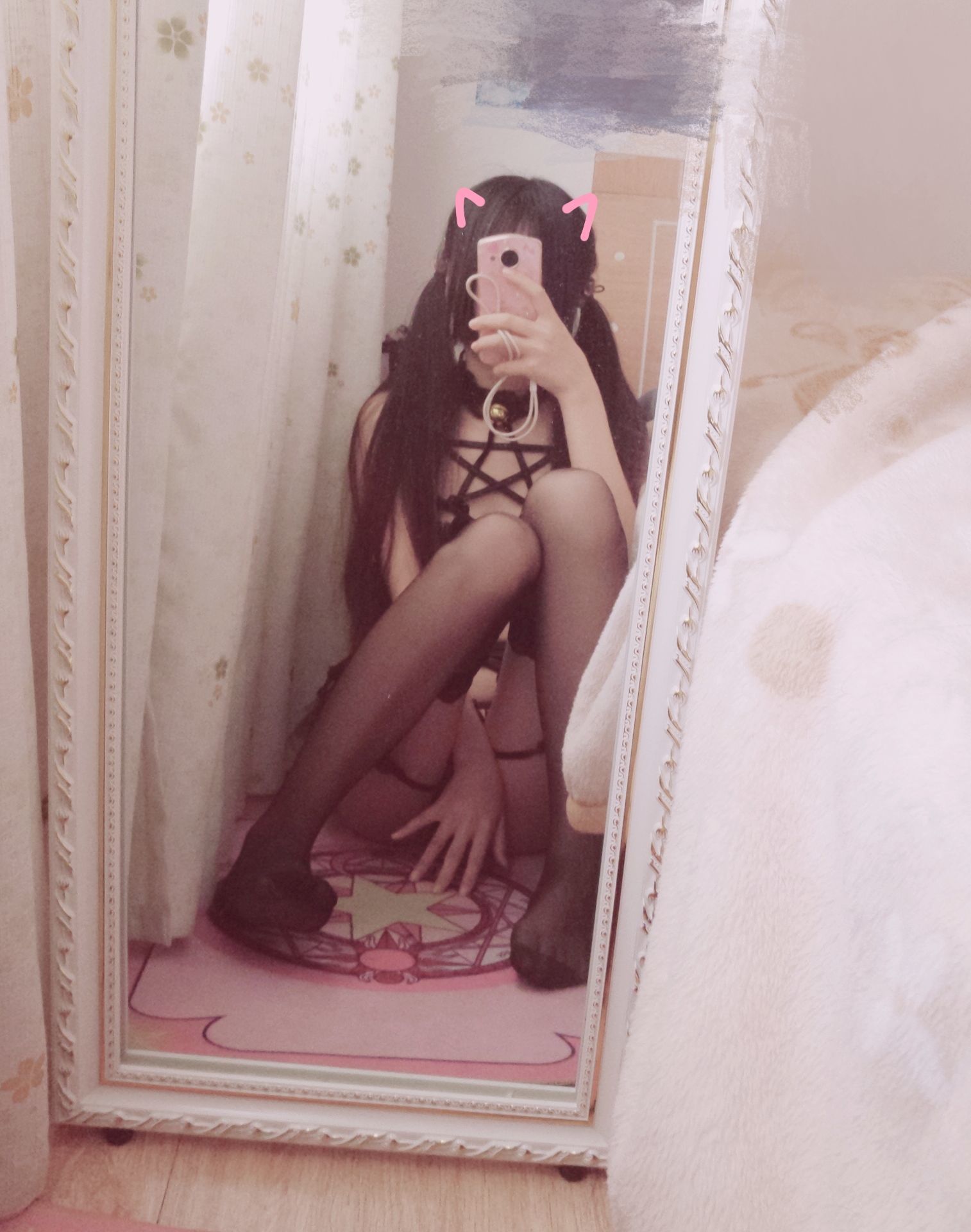 清纯少女五更百鬼 小恶魔 [19P] - 秀人网免费无水印在线套图写真